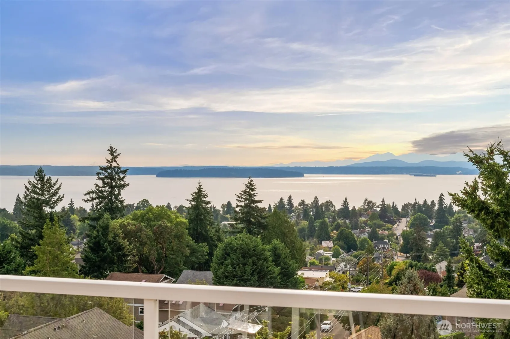 Property photo for 4847 California Avenue Sw #605, Seattle photo 2