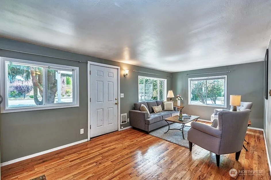 Property photo for 22910 Edmonds Way, Edmonds photo 4