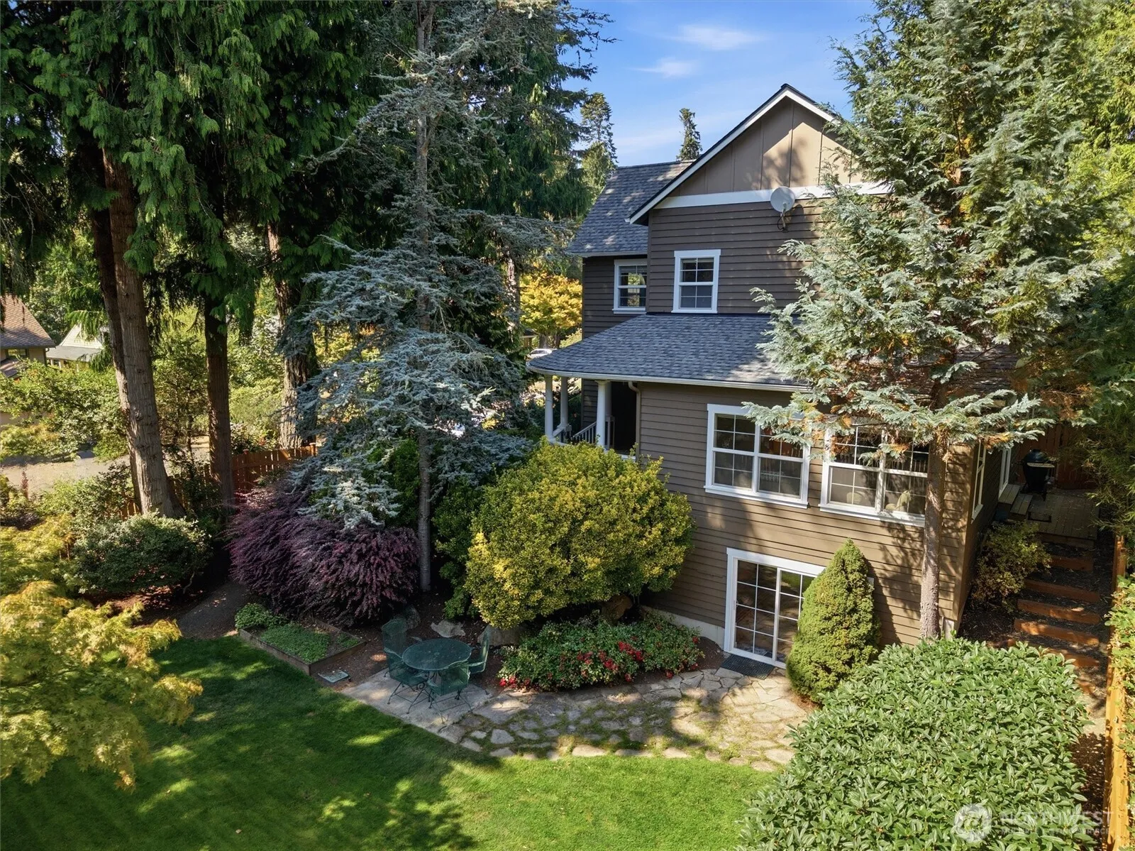 Property photo for 506 Azalea Avenue Ne, Bainbridge Island photo 3