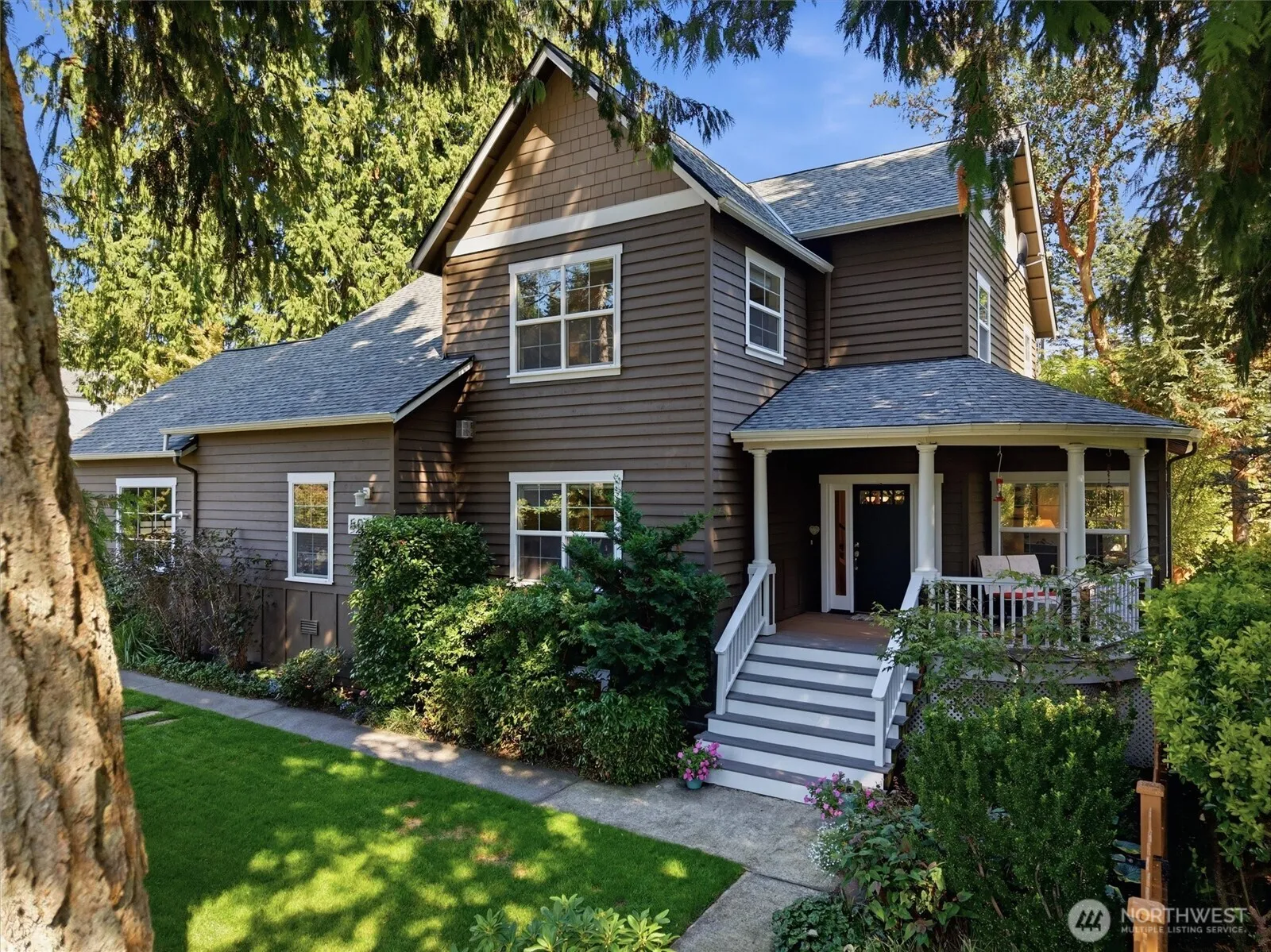 Property photo for 506 Azalea Avenue Ne, Bainbridge Island photo 2