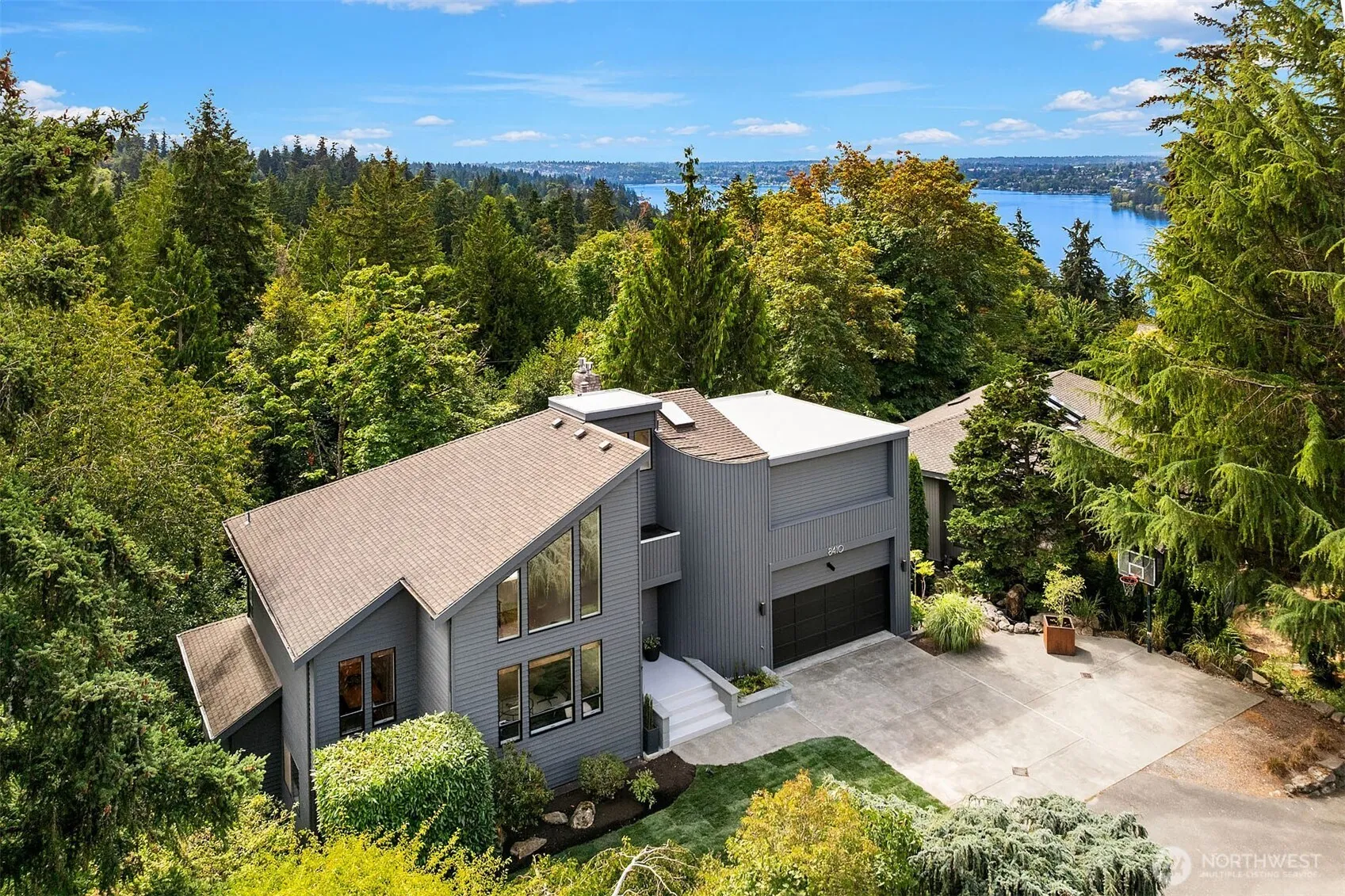 Property photo for 8410 Se 47th Place, Mercer Island photo 2