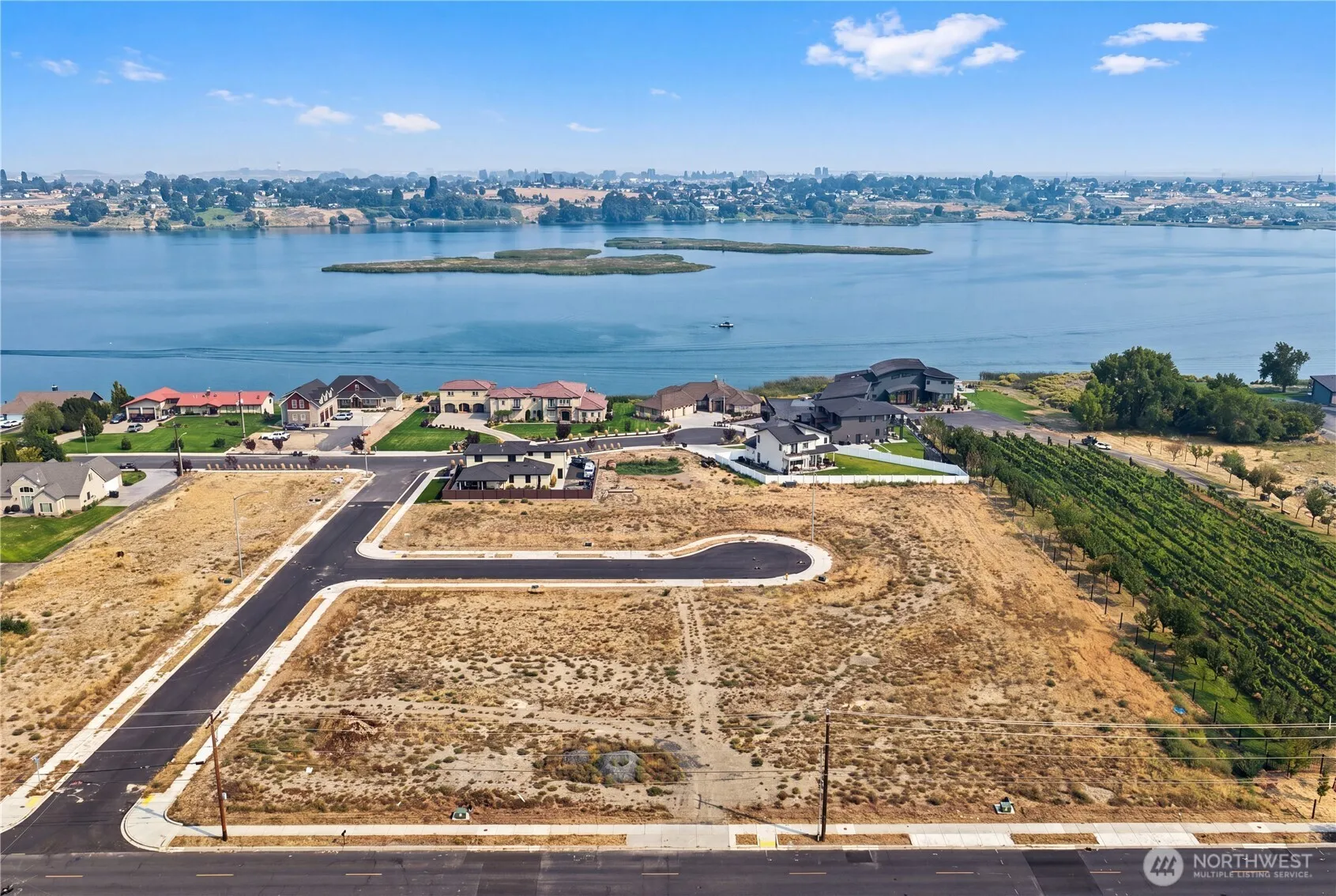 Property photo for 3198 W Lakeside Drive, Moses Lake