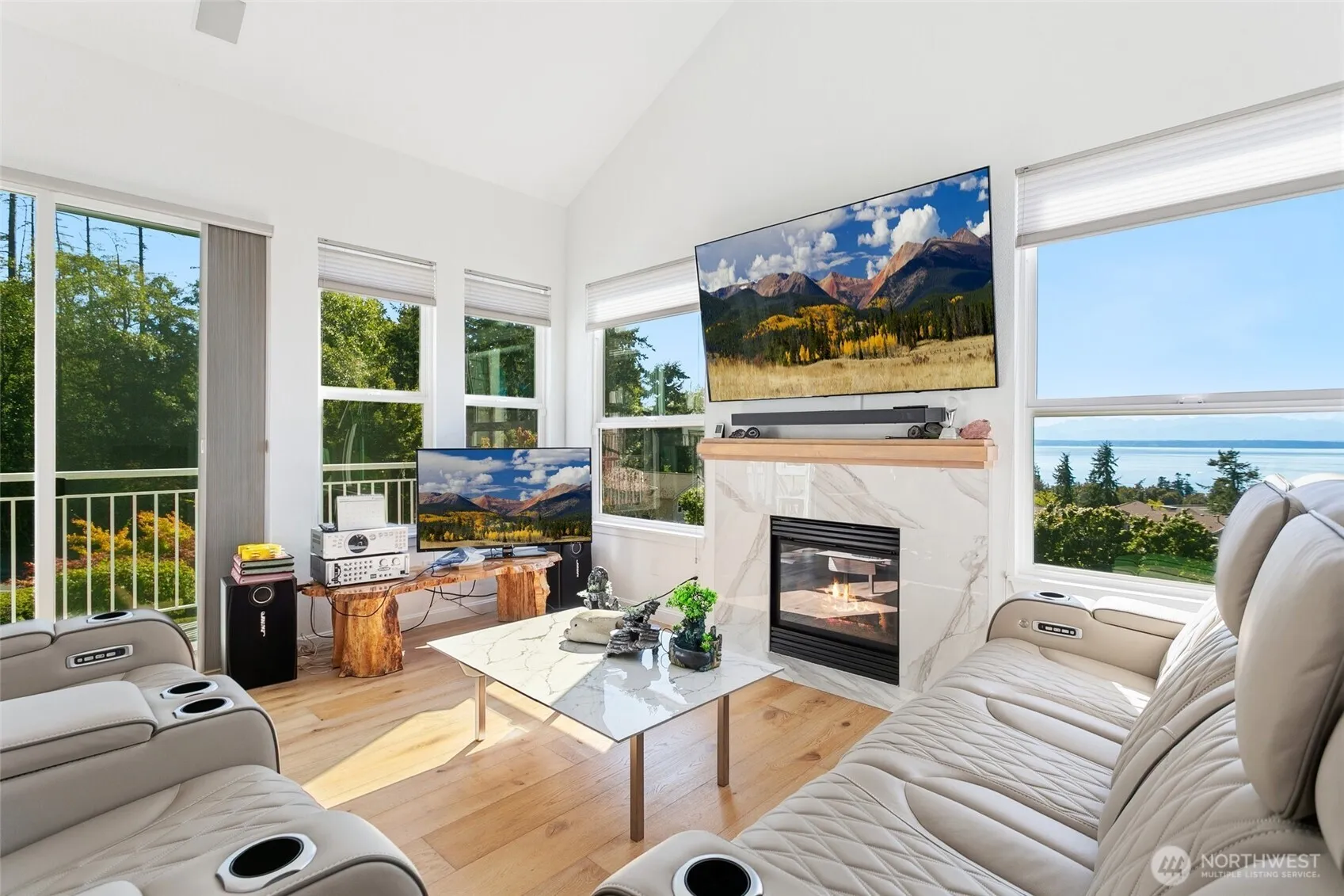 Property photo for 11012 Villa Rosa Lane, Mukilteo