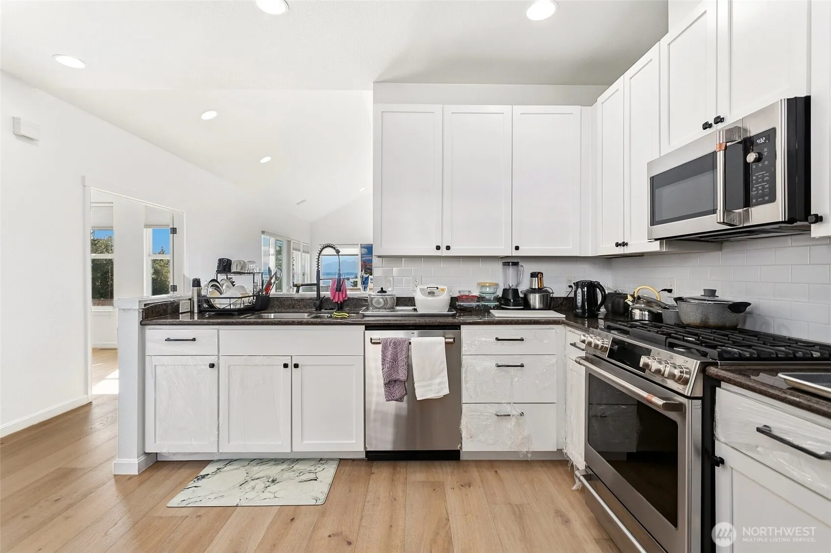 Property photo for 11012 Villa Rosa Lane, Mukilteo photo 5