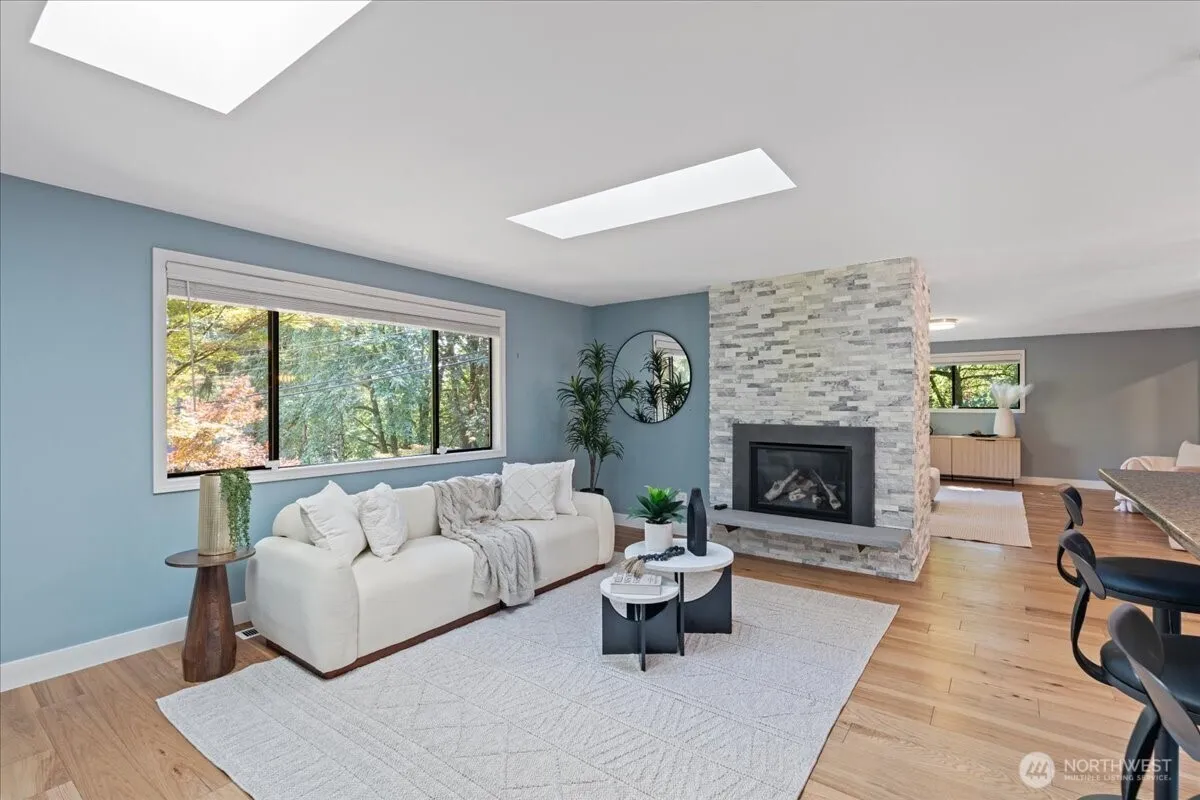 Property photo for 6632 Ne 196th Street, Kenmore photo 2
