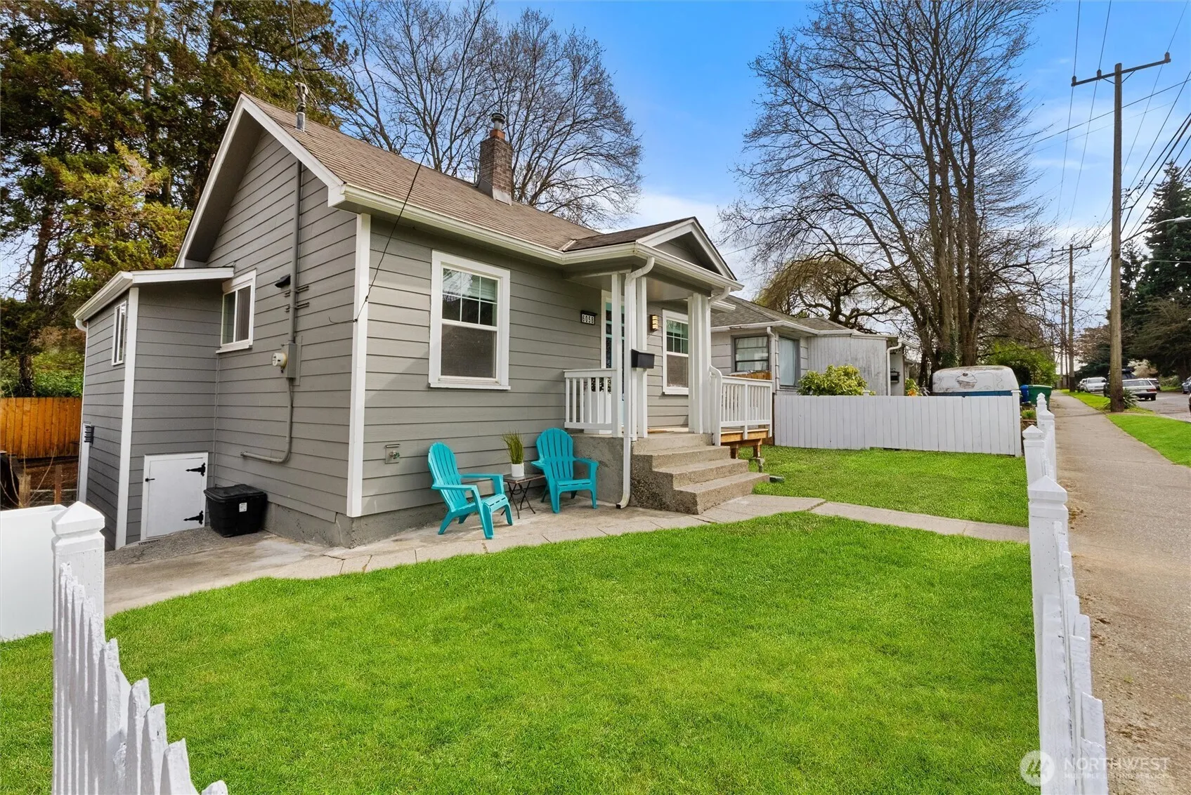 Property photo for 6058 6th Avenue Ne, Seattle photo 2