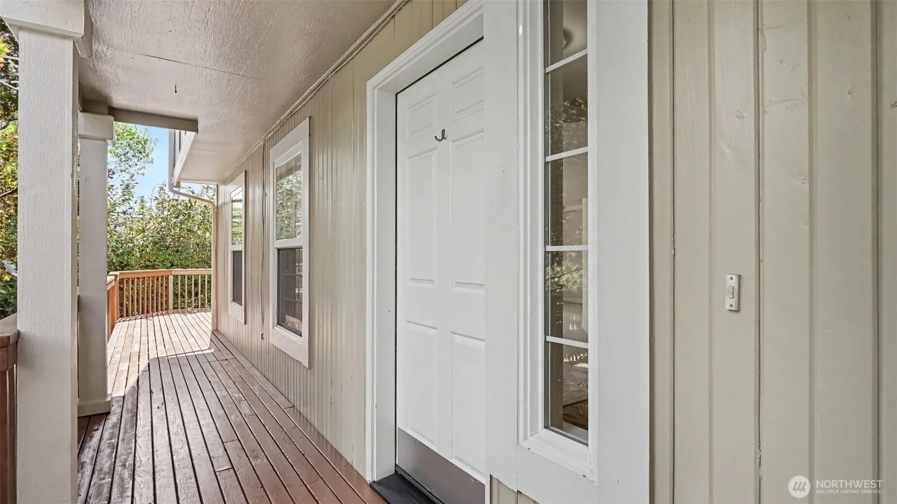 Property photo for 12916 Ne 203rd Ct, Woodinville photo 3