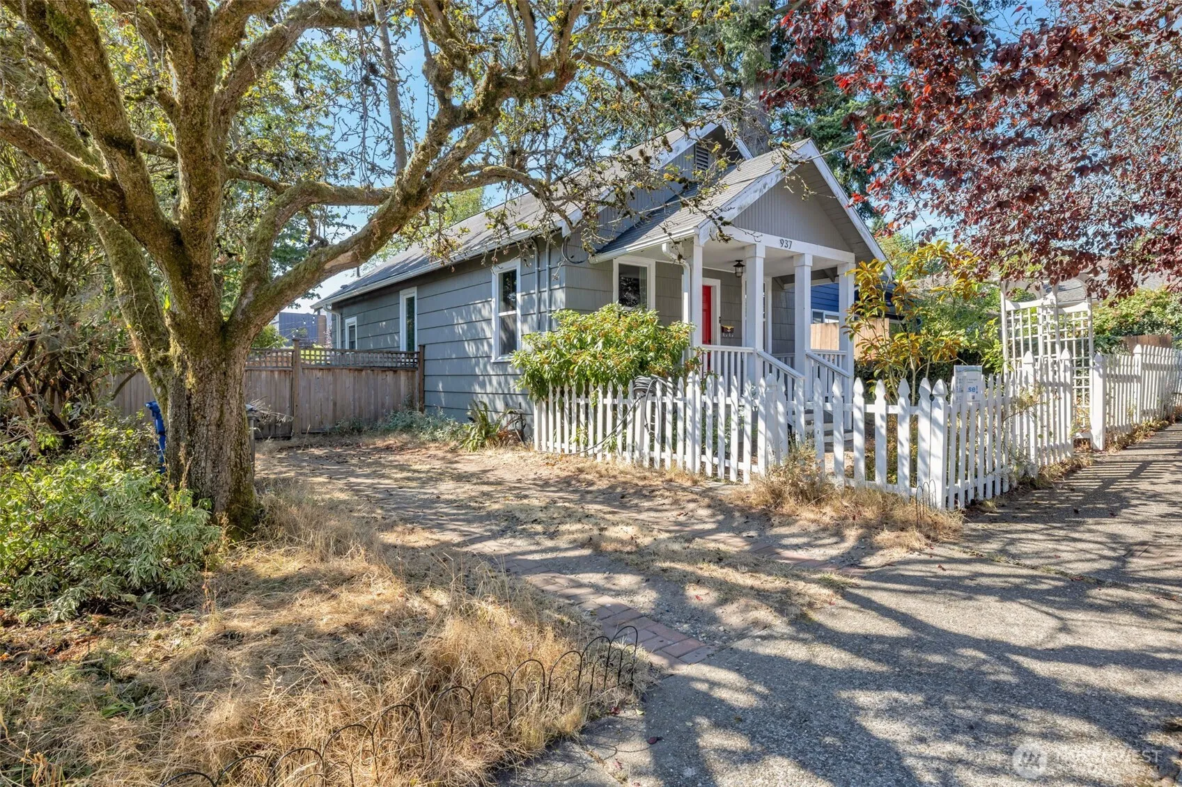 Property photo for 937 N 88th Street, Seattle photo 2