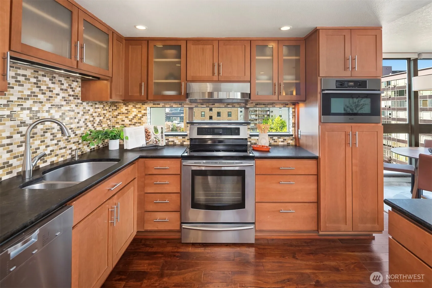 Property photo for 1101 Seneca Street #801, Seattle photo 5