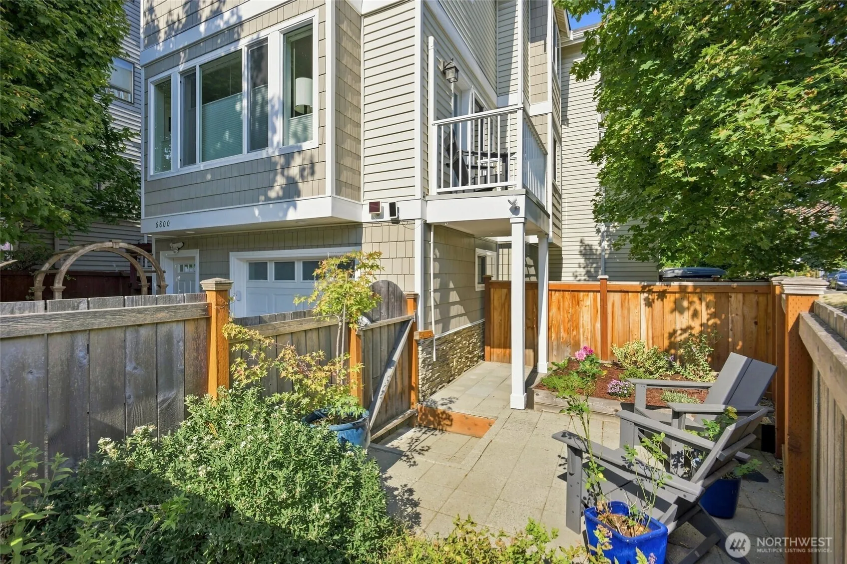 Property photo for 6800 Oswego Place Ne, Seattle photo 4