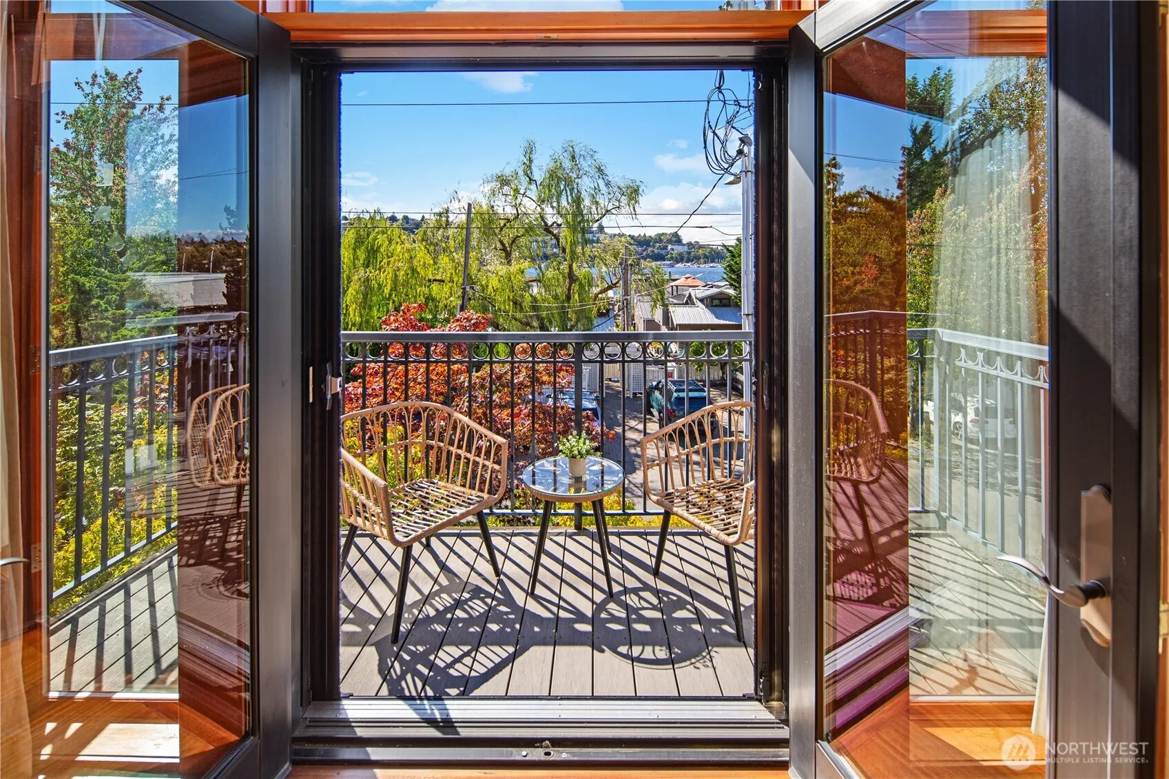 Property photo for 2358 Fairview Avenue E, Seattle photo 4