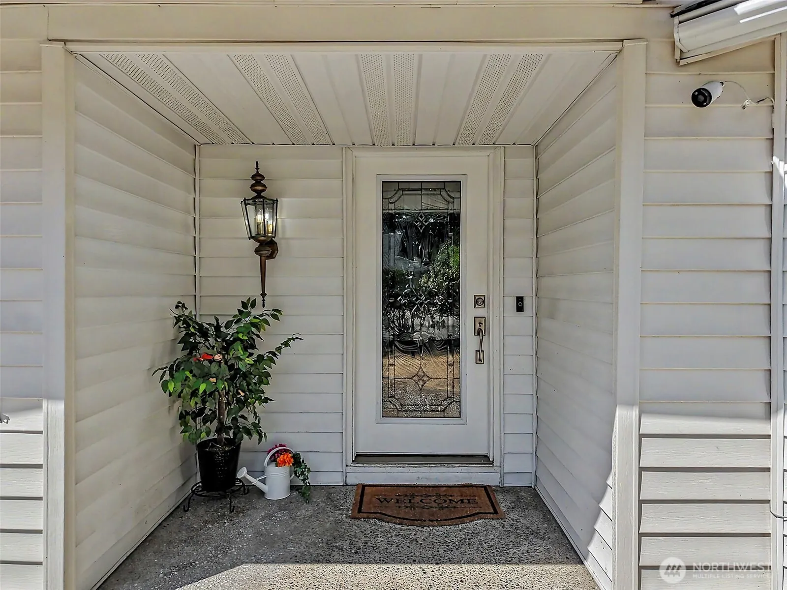 Property photo for 7903 Onyx Court Sw, Lakewood photo 2