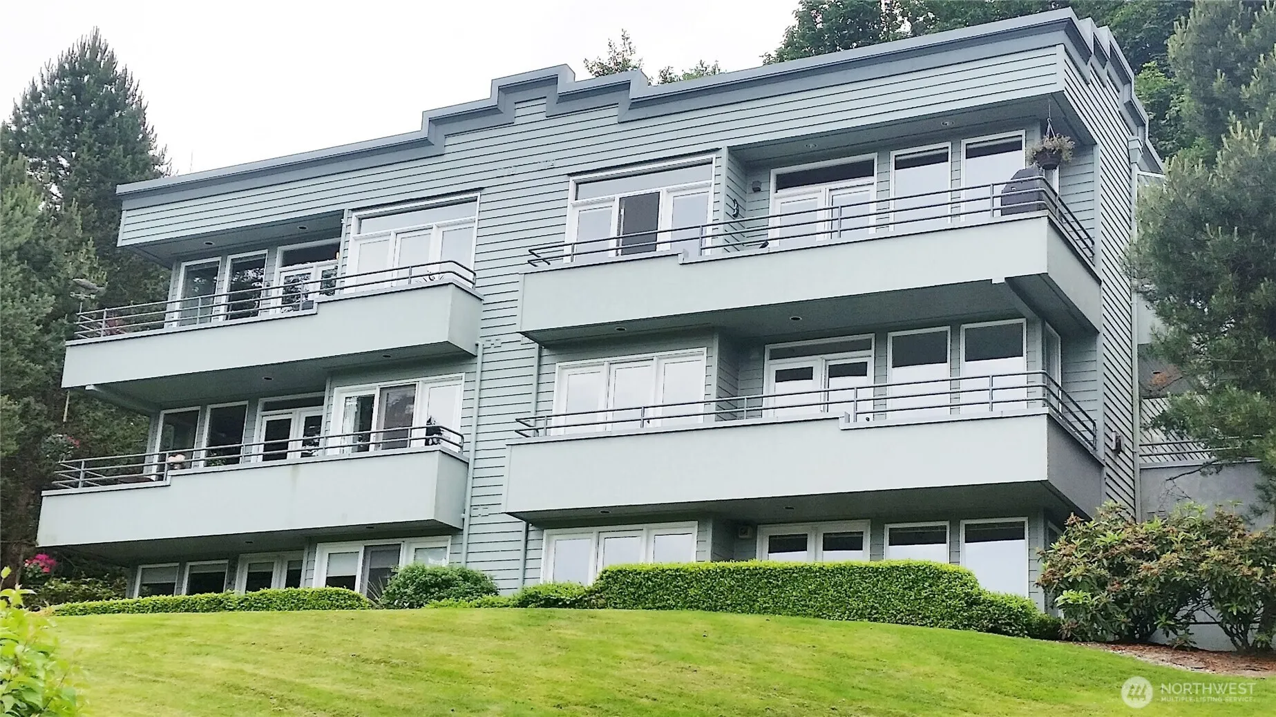 Property photo for 2349 Sw Harbor Avenue Sw #101, Seattle photo 2