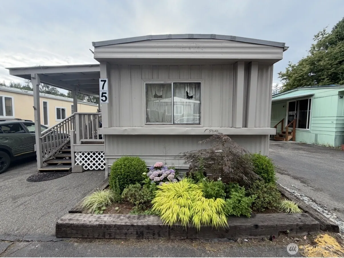 Property photo for 10515 Woodinville #75, Bothell