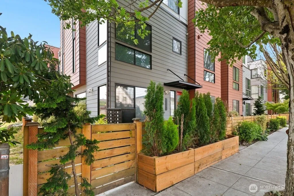 Property photo for 539 S Cloverdale Street #d, Seattle