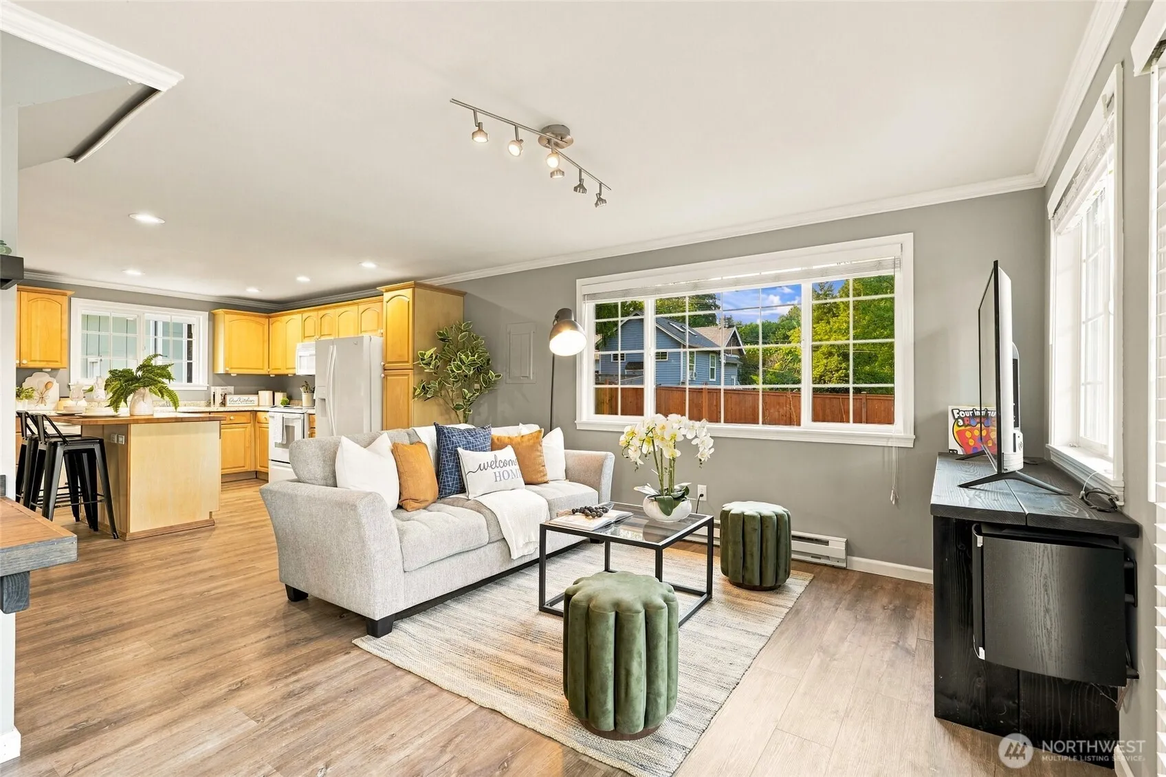 Property photo for 20818 Royal Anne Road, Bothell photo 4