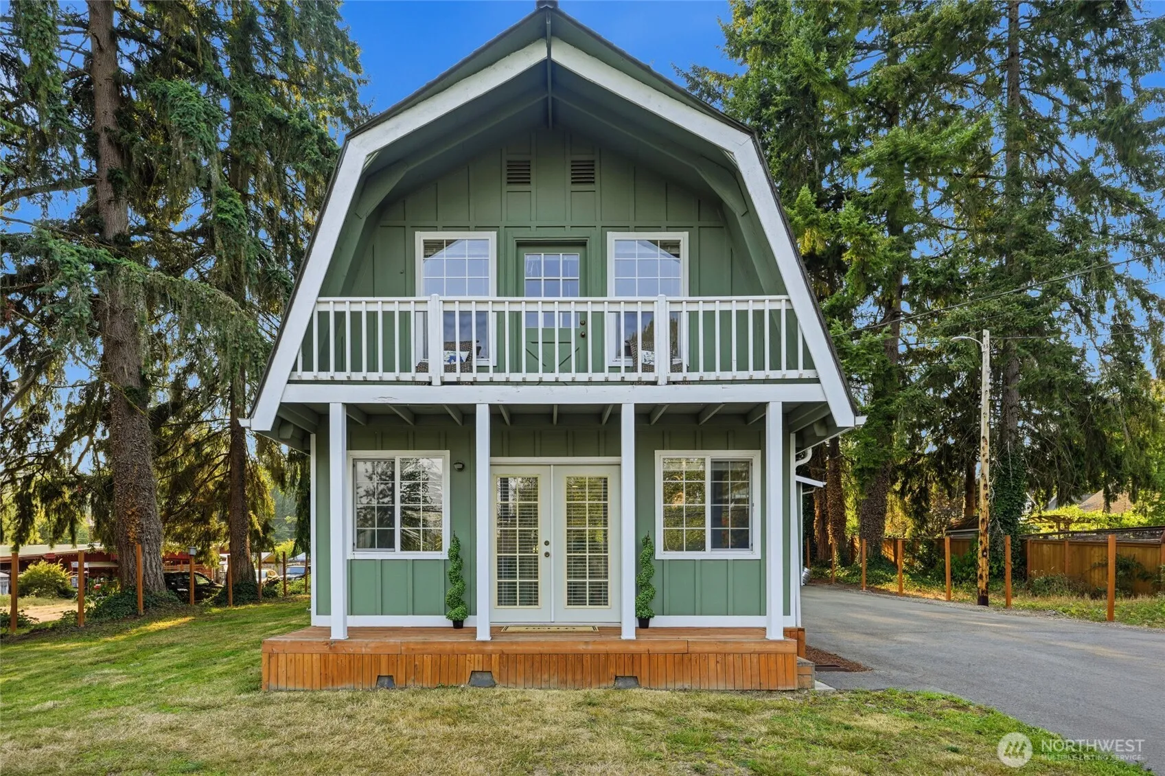 Property photo for 20818 Royal Anne Road, Bothell photo 2