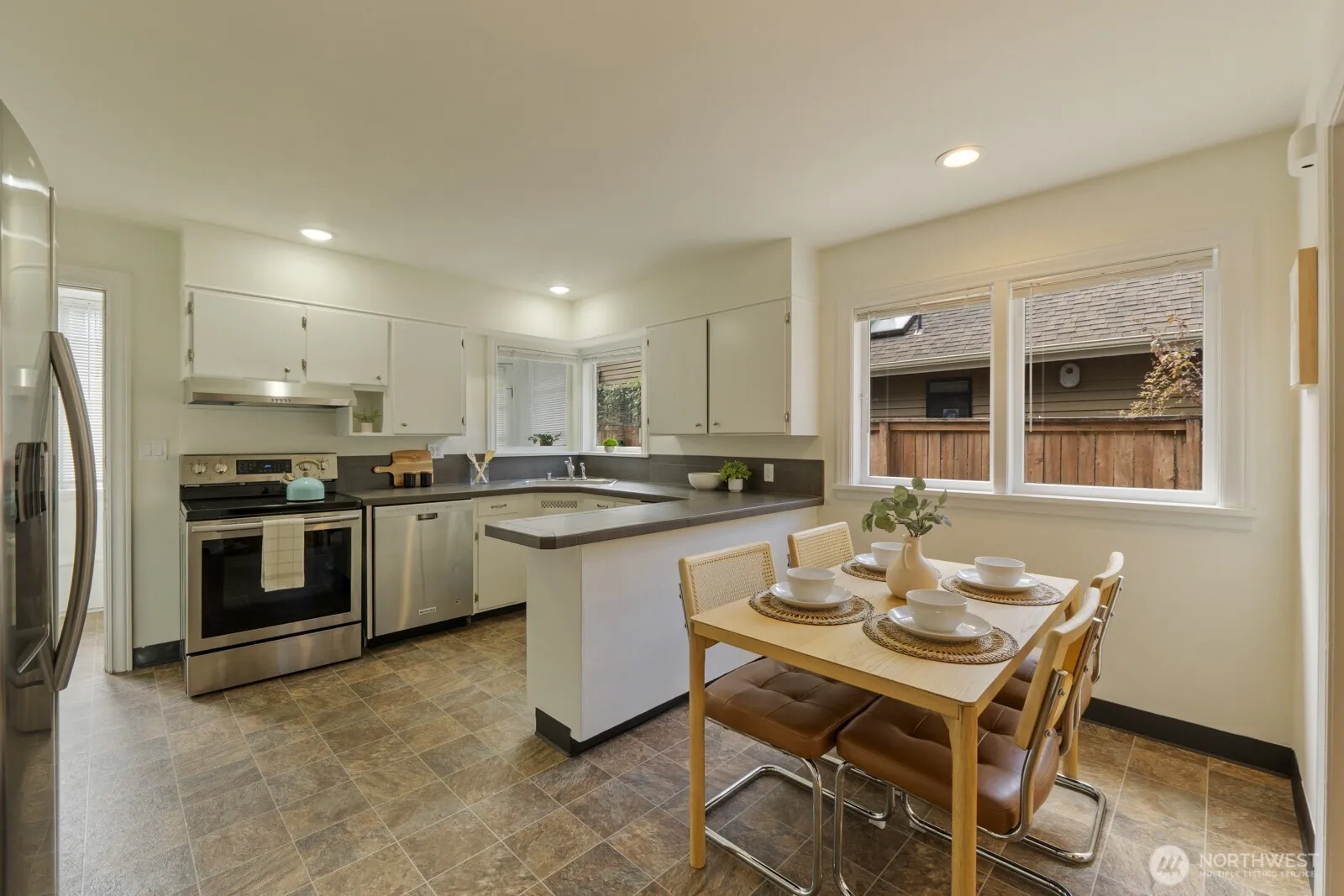 Property photo for 819 Ne 100th Street, Seattle photo 5