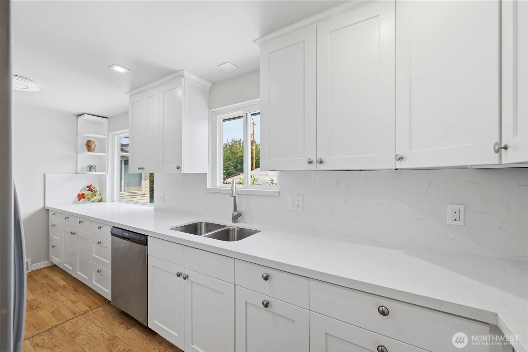 Property photo for 3844 49th Avenue Sw, Seattle photo 4