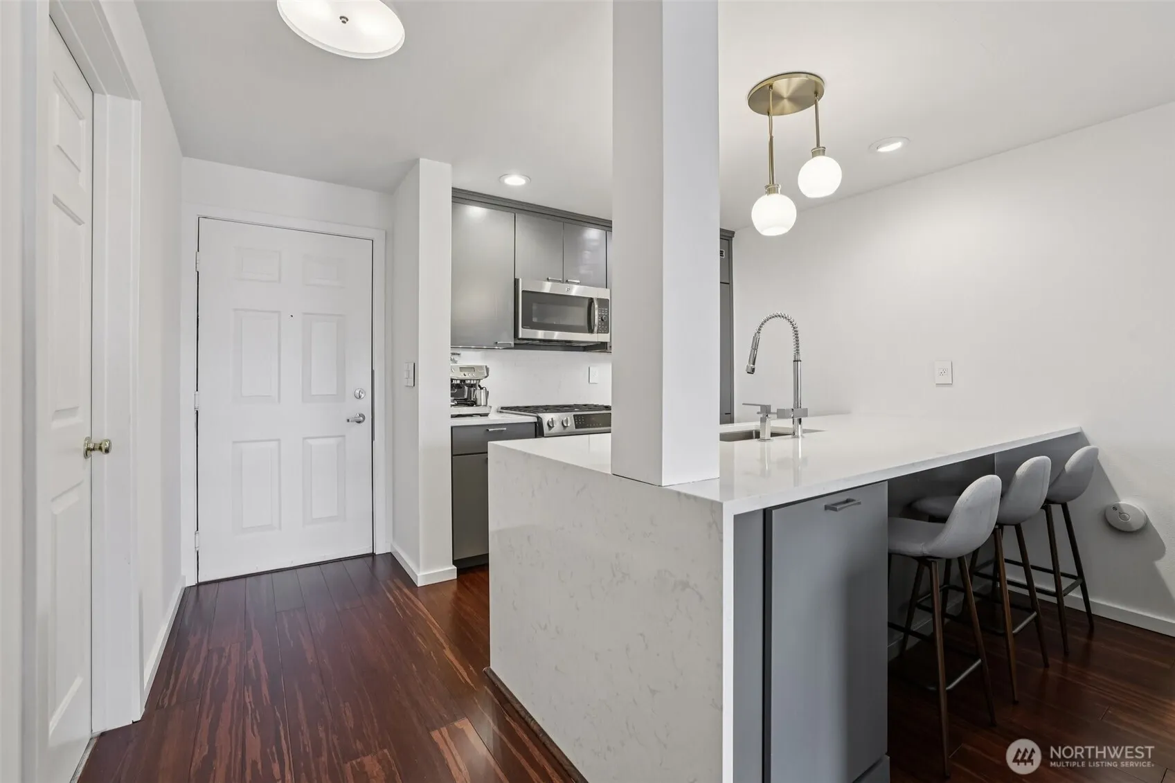 Property photo for 520 2nd Ave W #409, Seattle photo 4