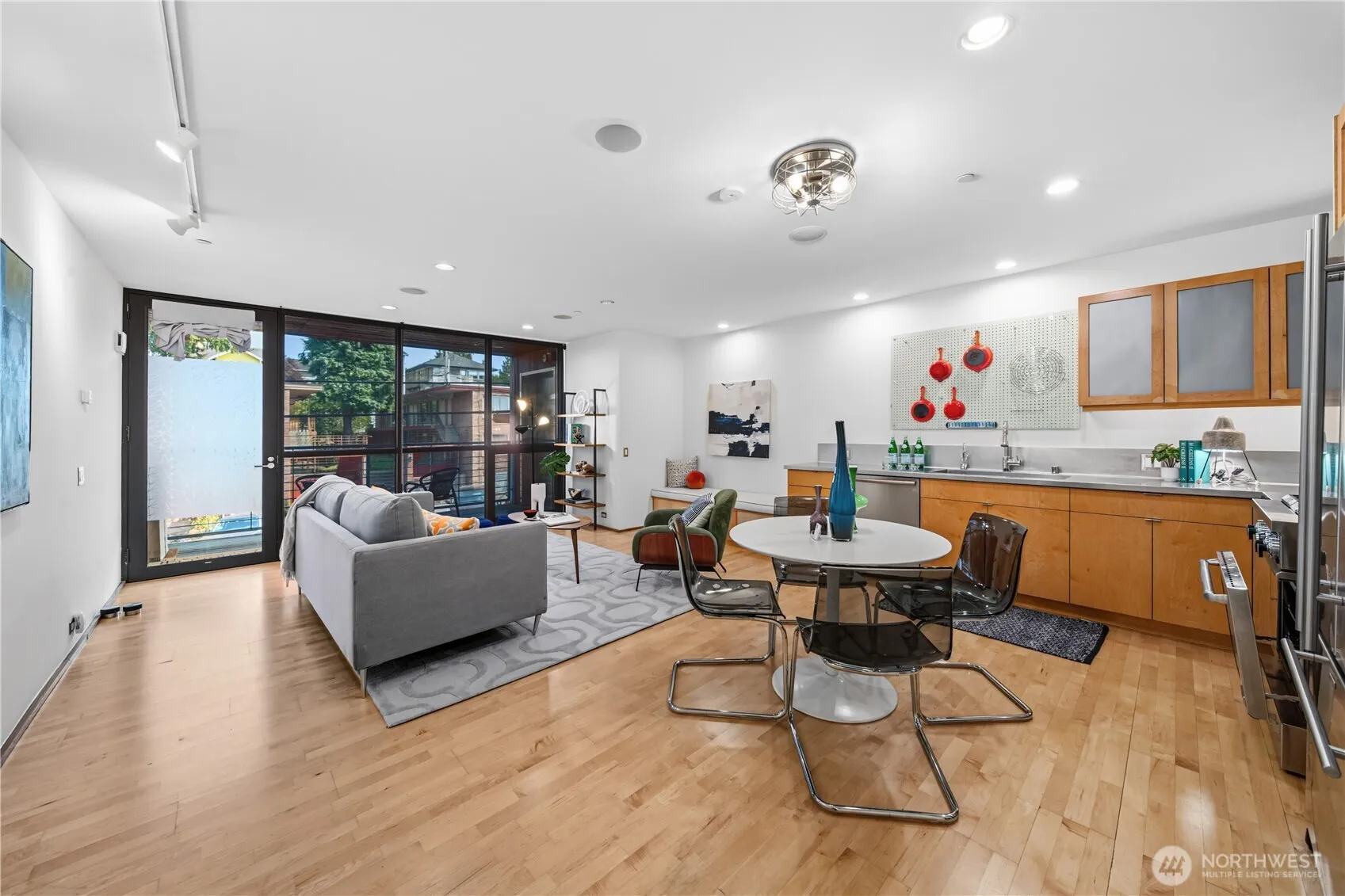 Property photo for 5611 University Way Ne #200b, Seattle photo 5