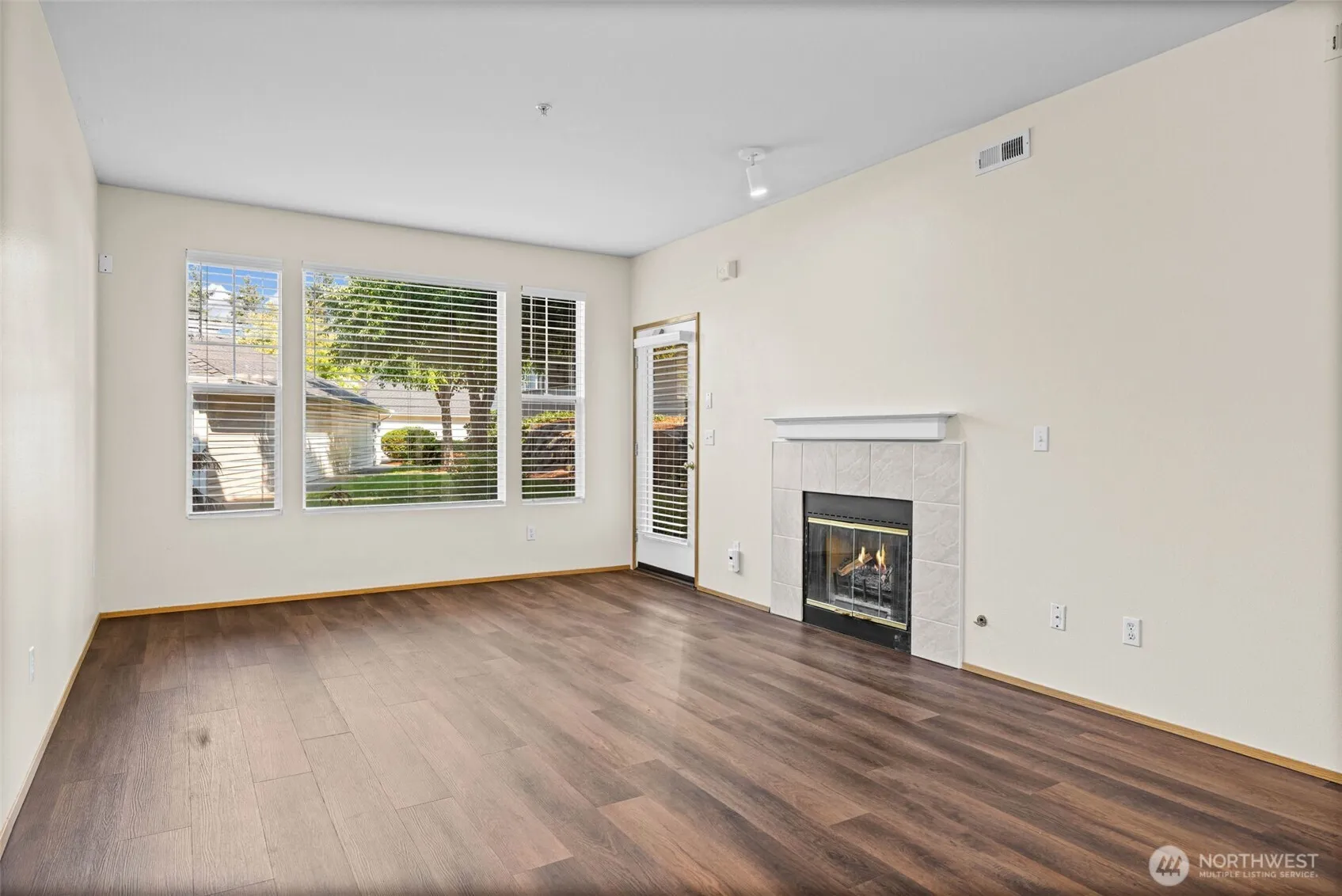 Property photo for 4702 Mill Pond Drive Se #403, Auburn photo 3