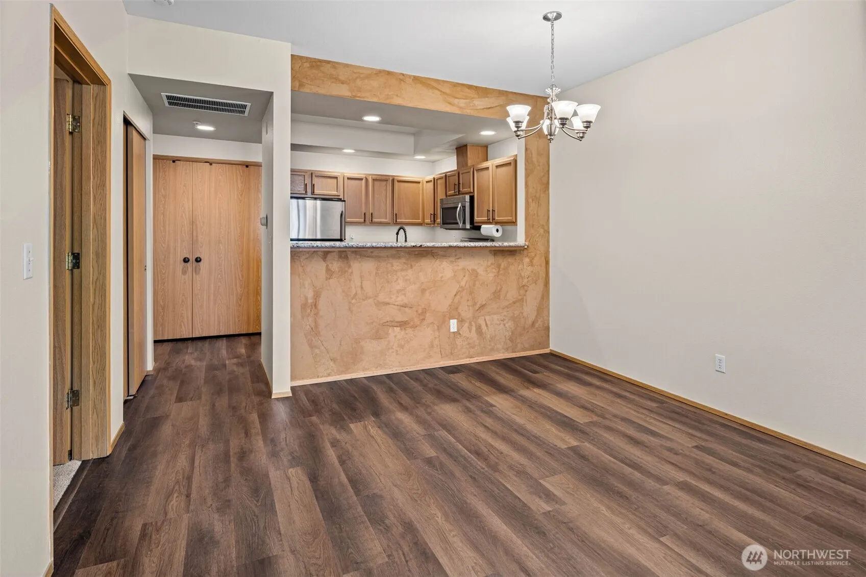 Property photo for 4702 Mill Pond Drive Se #403, Auburn photo 5