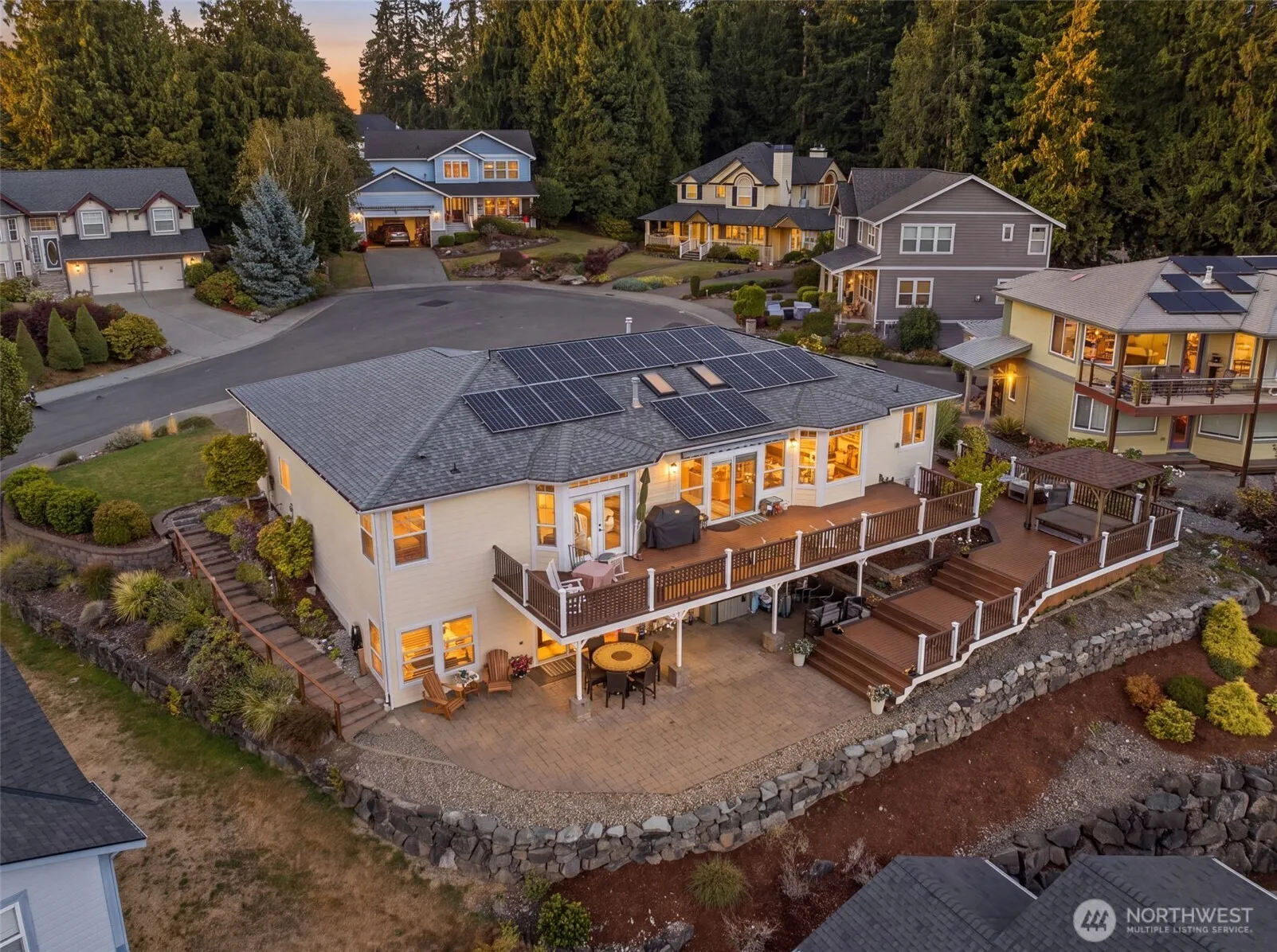Property photo for 6086 Kingfisher Court, Bremerton photo 2