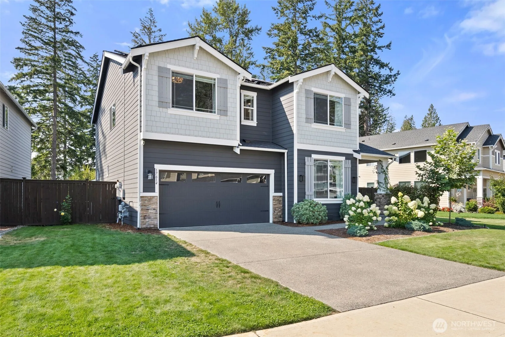 Property photo for 17614 Crossing Dr E, Puyallup photo 2