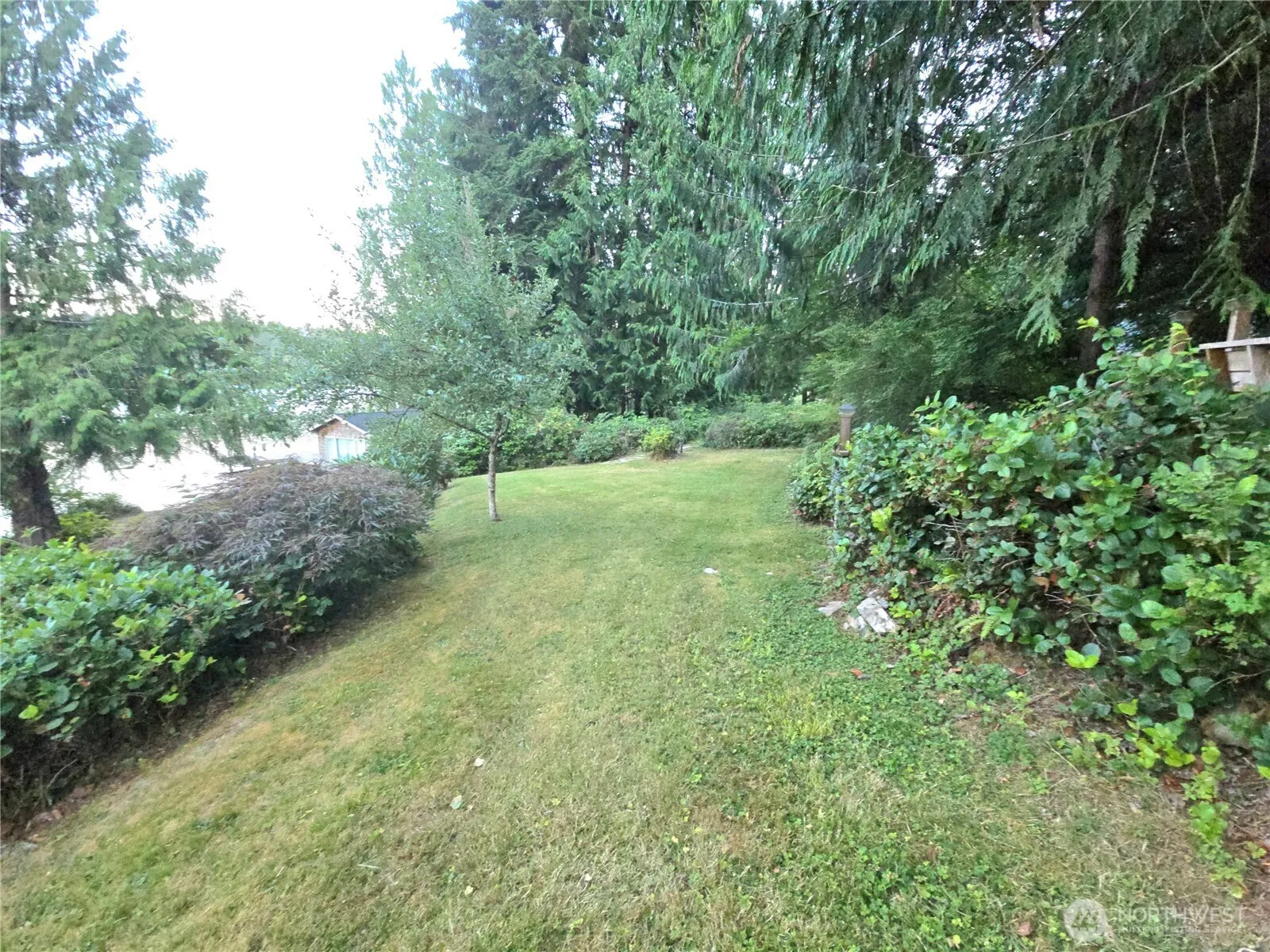 Property photo for 425 W Shore Loop Road, Snohomish photo 3