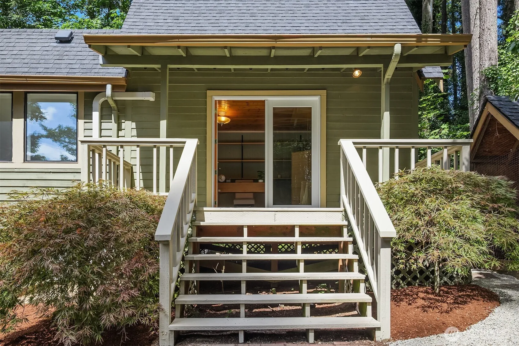 Property photo for 12640 Manzanita Road Ne, Bainbridge Island photo 3