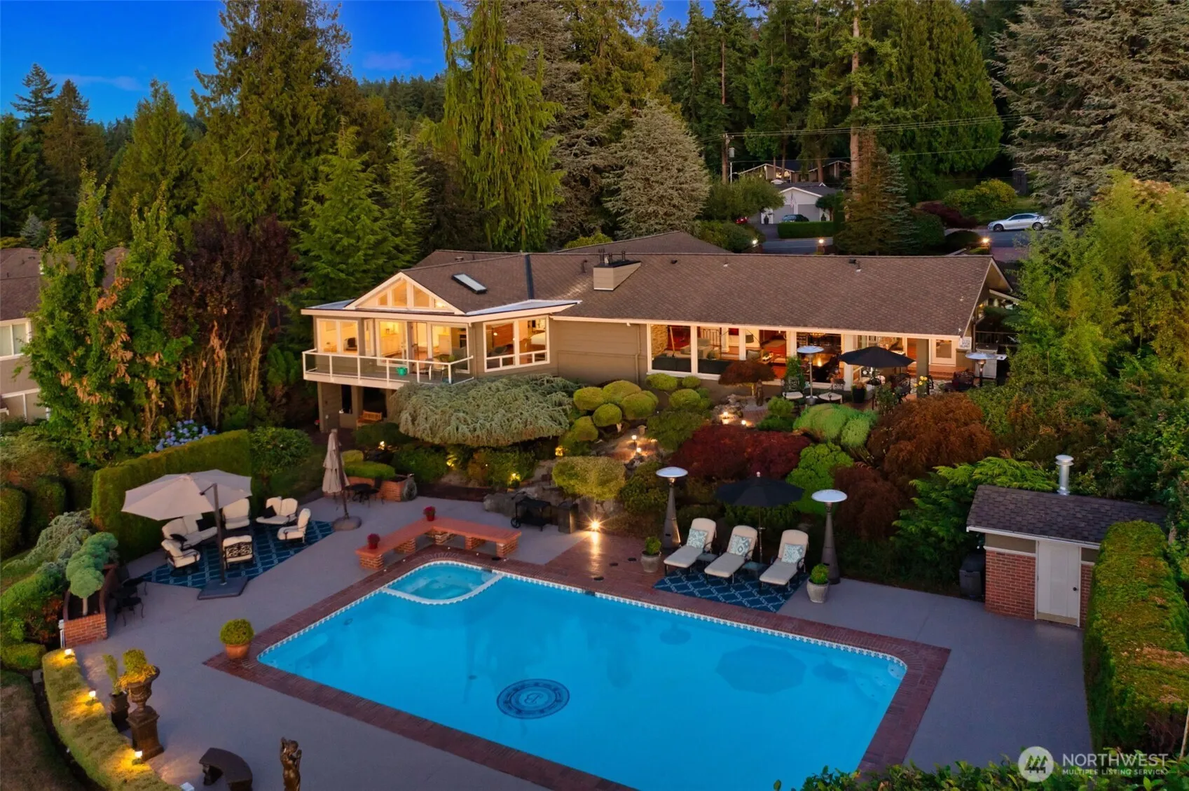 Property photo for 8723 Talbot Road, Edmonds photo 2