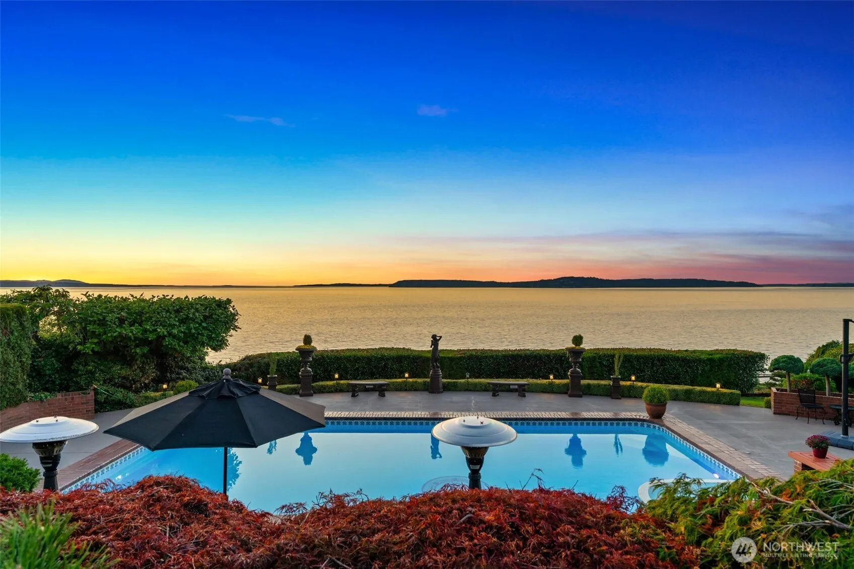 Property photo for 8723 Talbot Road, Edmonds photo 4