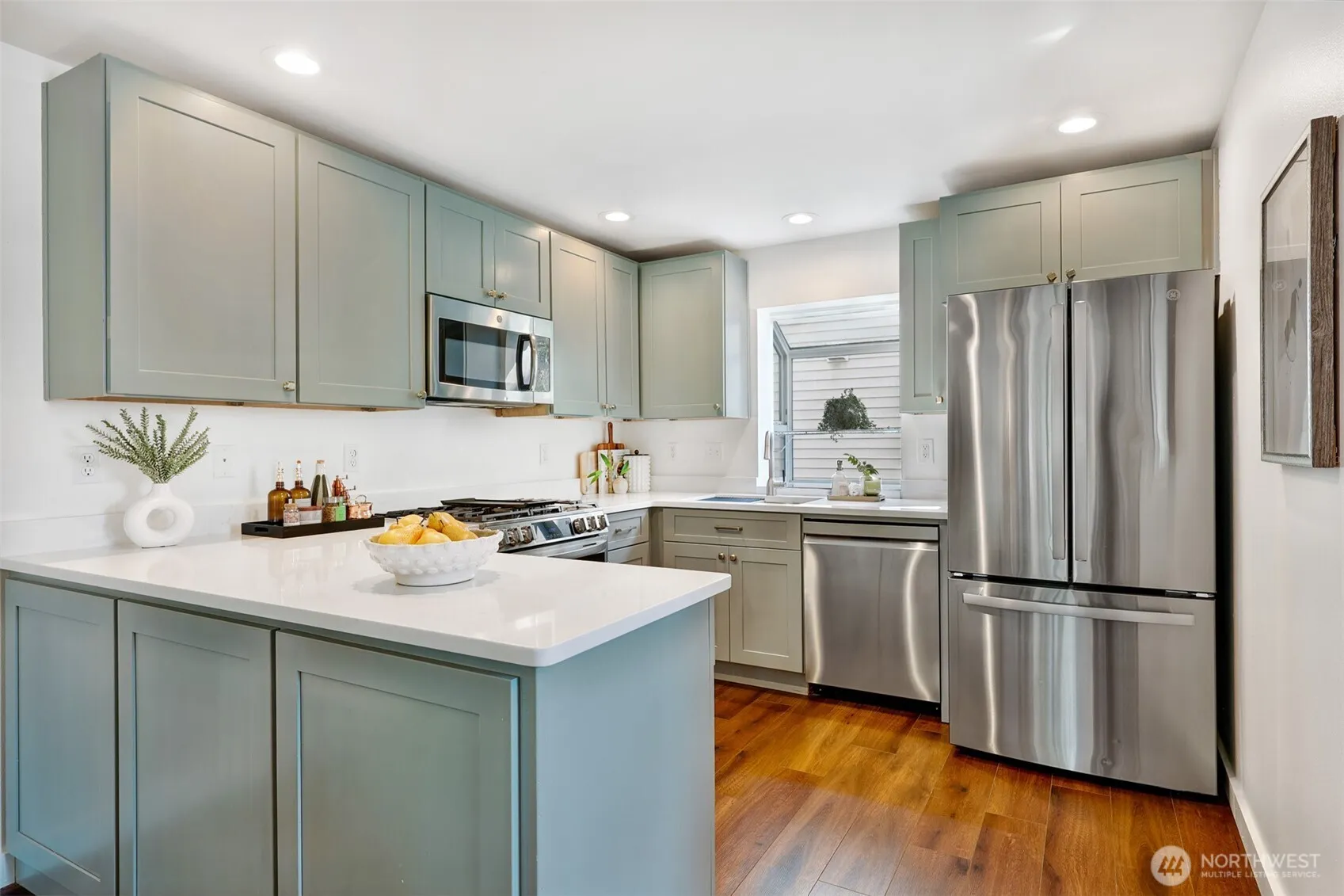 Property photo for 14360 Stone Avenue N, Seattle photo 4