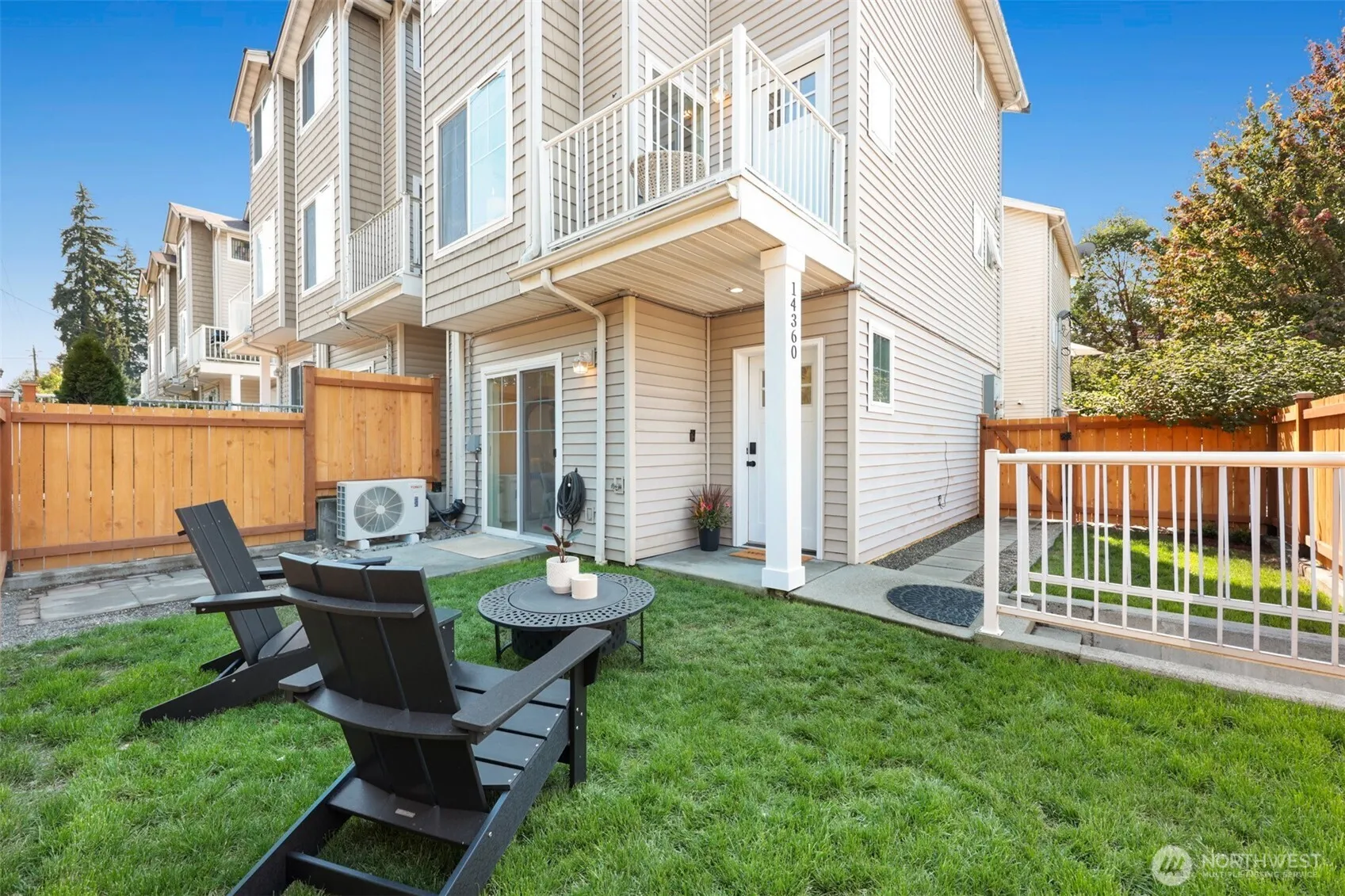 Property photo for 14360 Stone Avenue N, Seattle photo 3