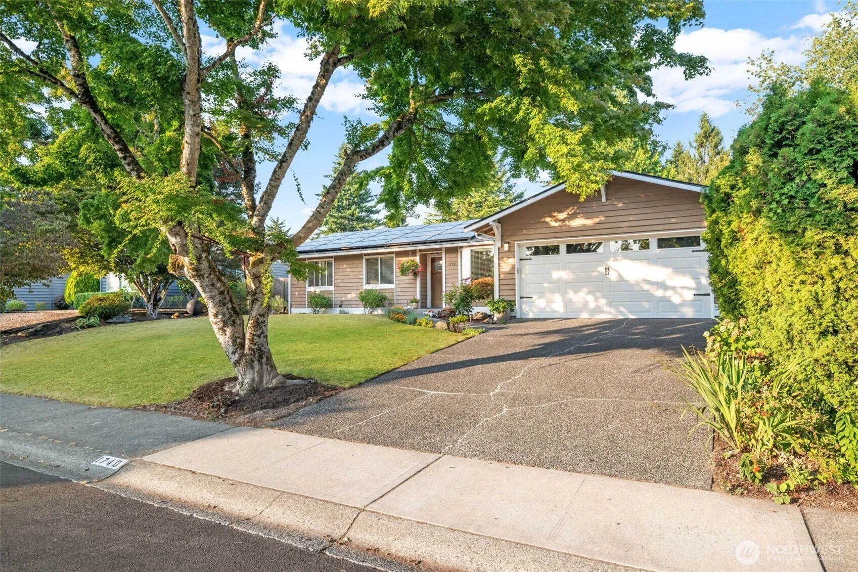Property photo for 1740 211th Way Ne, Sammamish