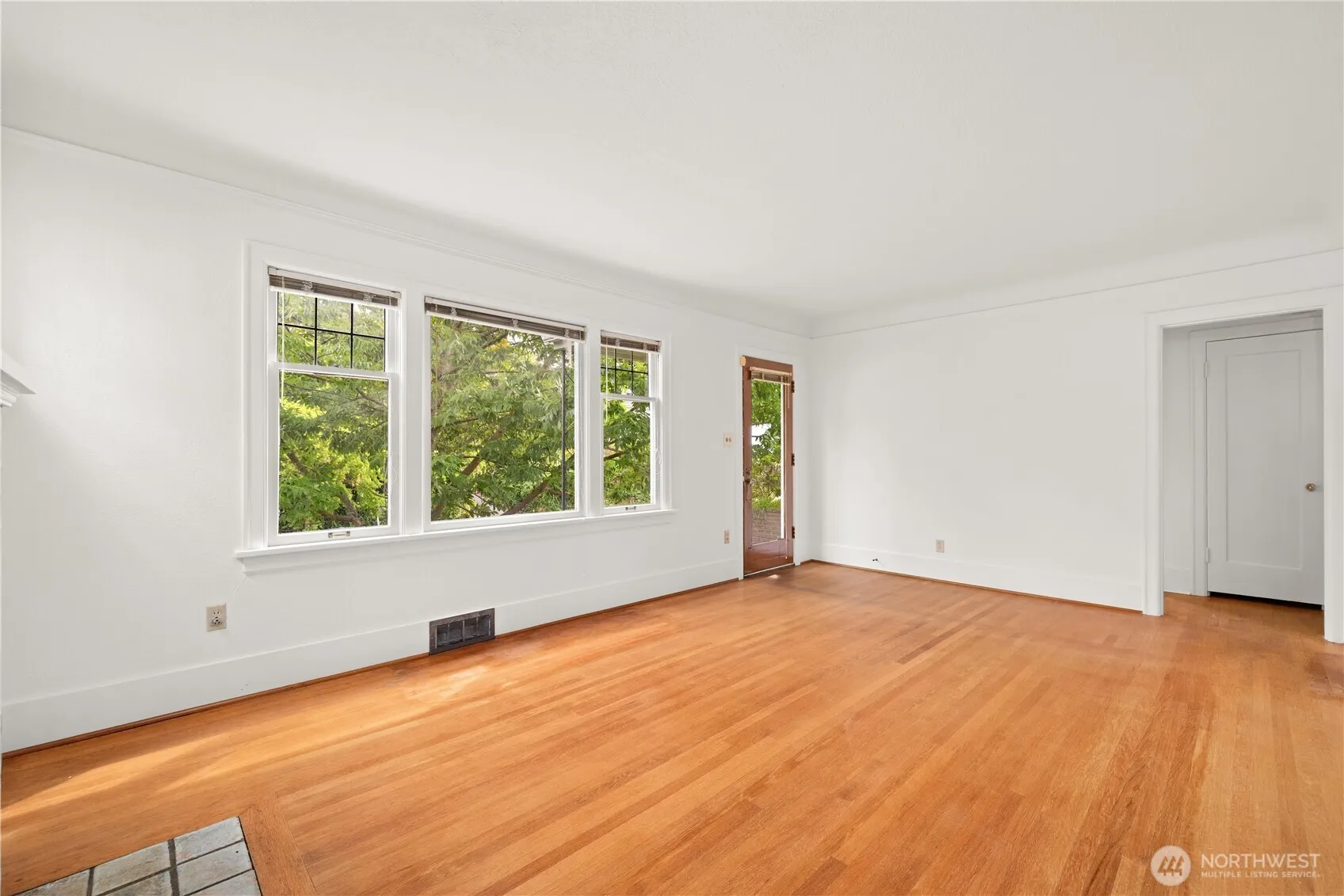 Property photo for 8311 3rd Avenue Nw, Seattle photo 5