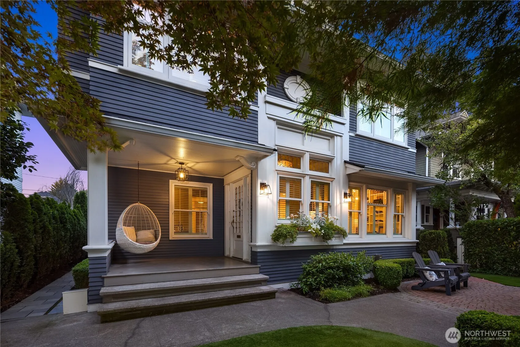 Property photo for 716 15th Avenue E, Seattle photo 2
