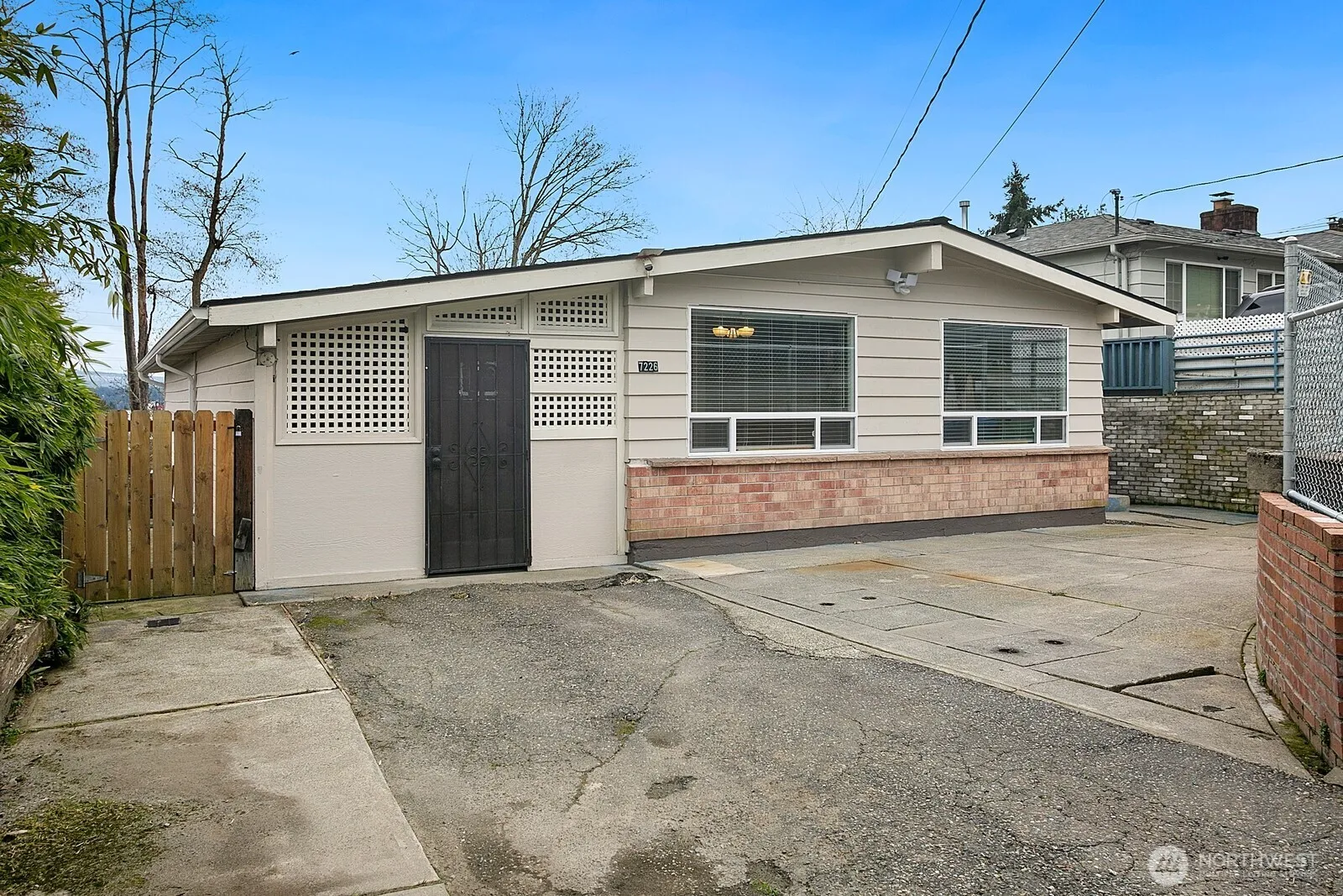 Property photo for 7226 33rd Avenue S, Seattle photo 2