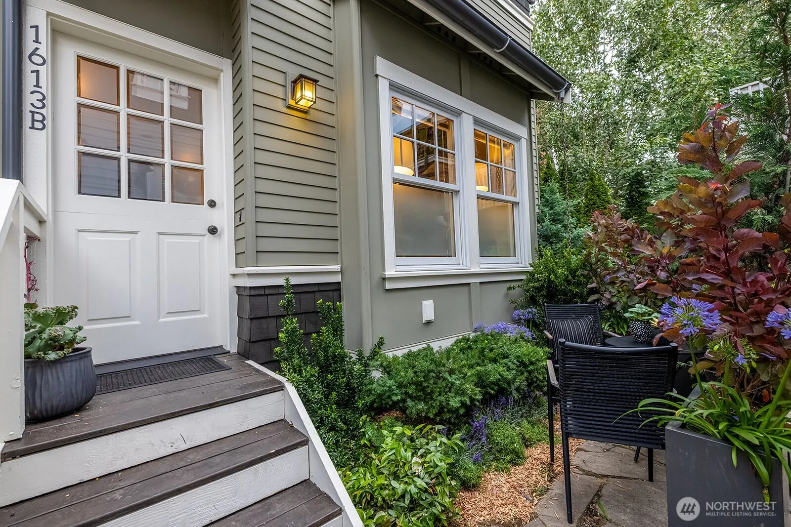 Property photo for 1613 21st Avenue #b, Seattle photo 3