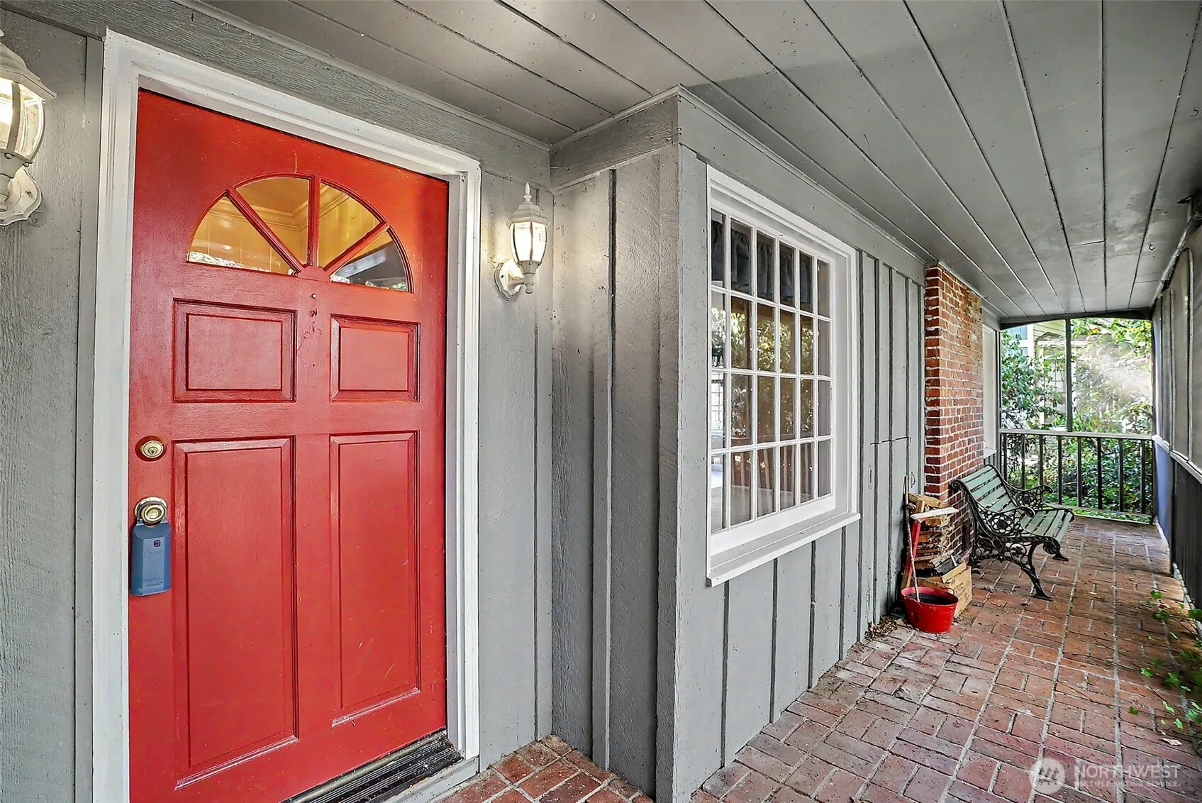 Property photo for 10302 Interlaaken Drive Sw, Lakewood photo 5
