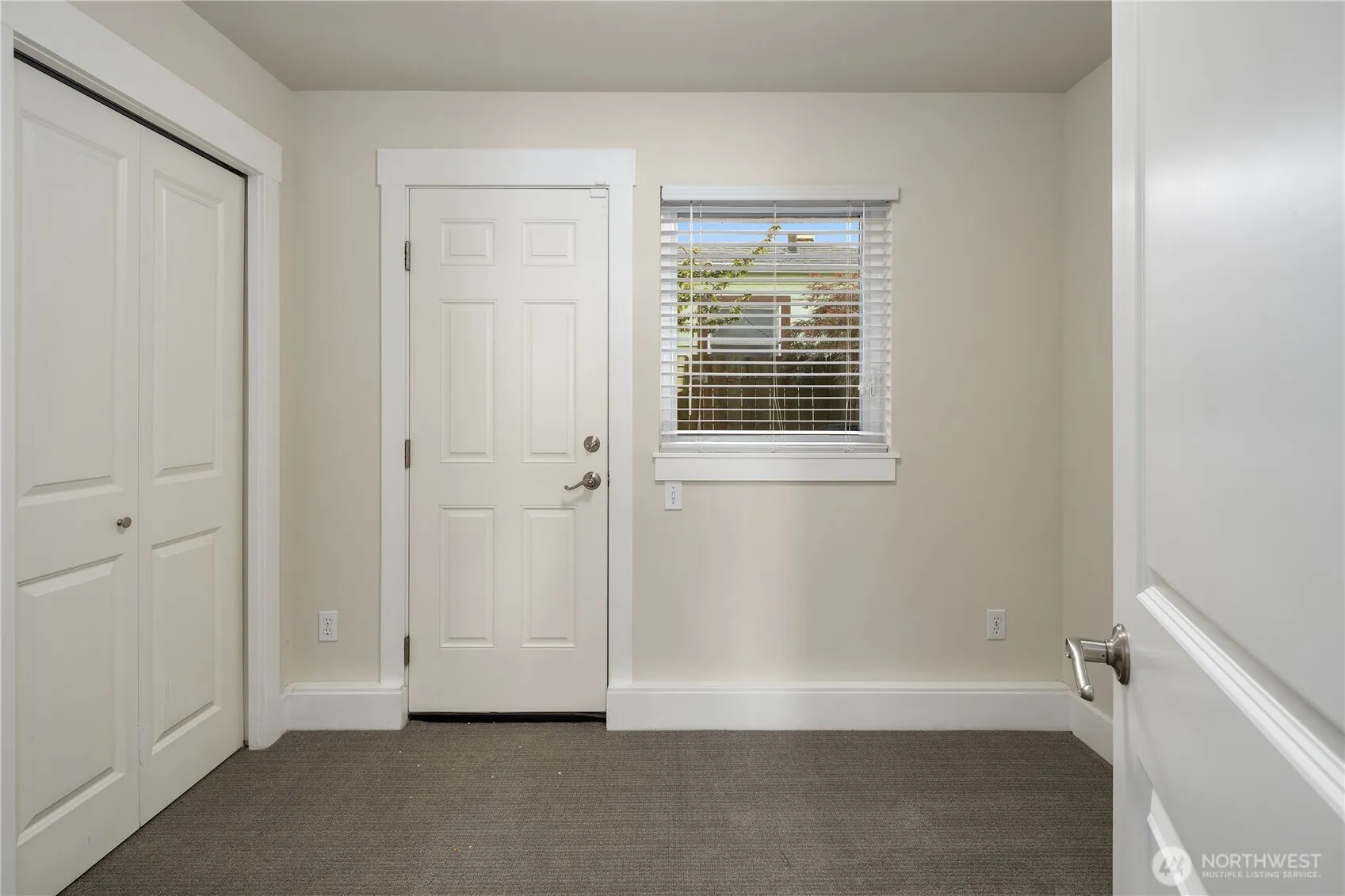 Property photo for 737 S Homer Street #b, Seattle photo 4