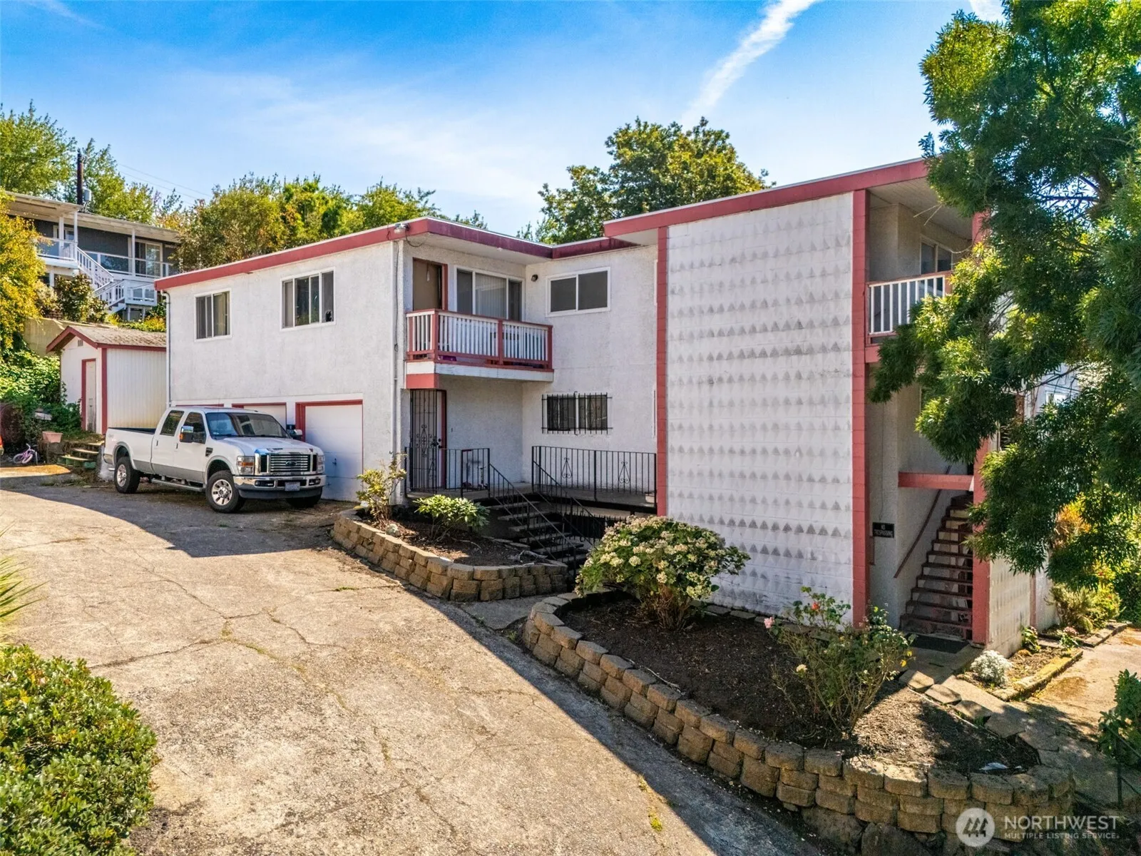 Property photo for 812 29th Avenue S, Seattle photo 3
