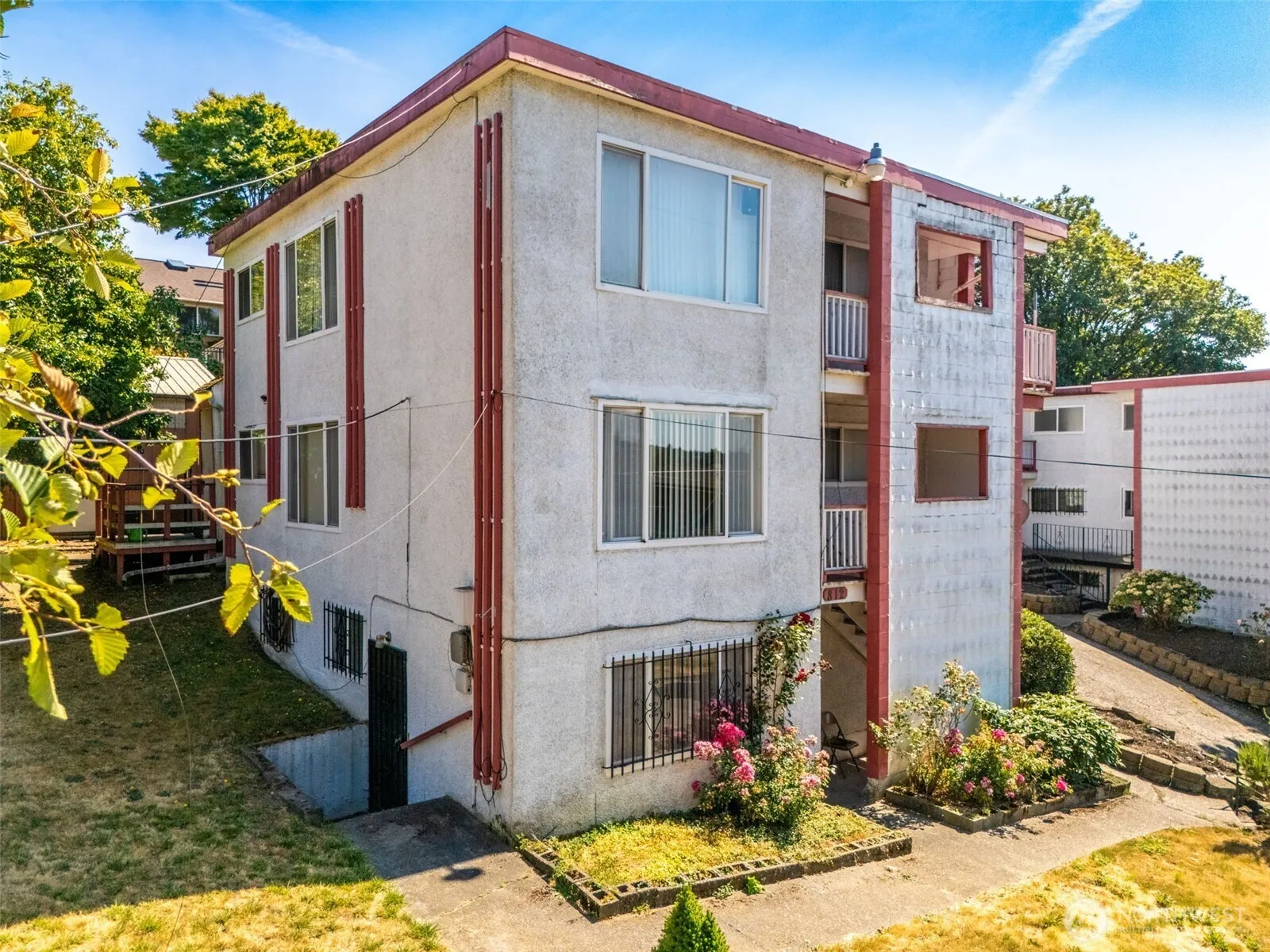 Property photo for 812 29th Avenue S, Seattle photo 2