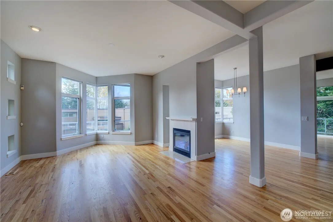 Property photo for 9425 110th Place Ne, Kirkland photo 2