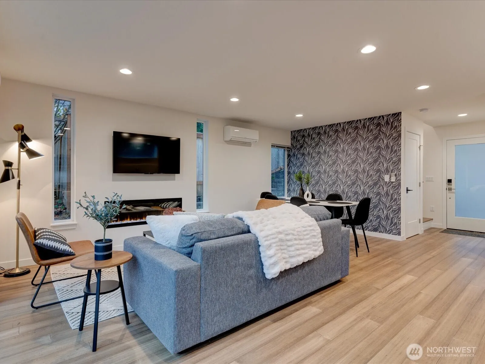 Property photo for 7507 Latona Avenue Ne, Seattle photo 4
