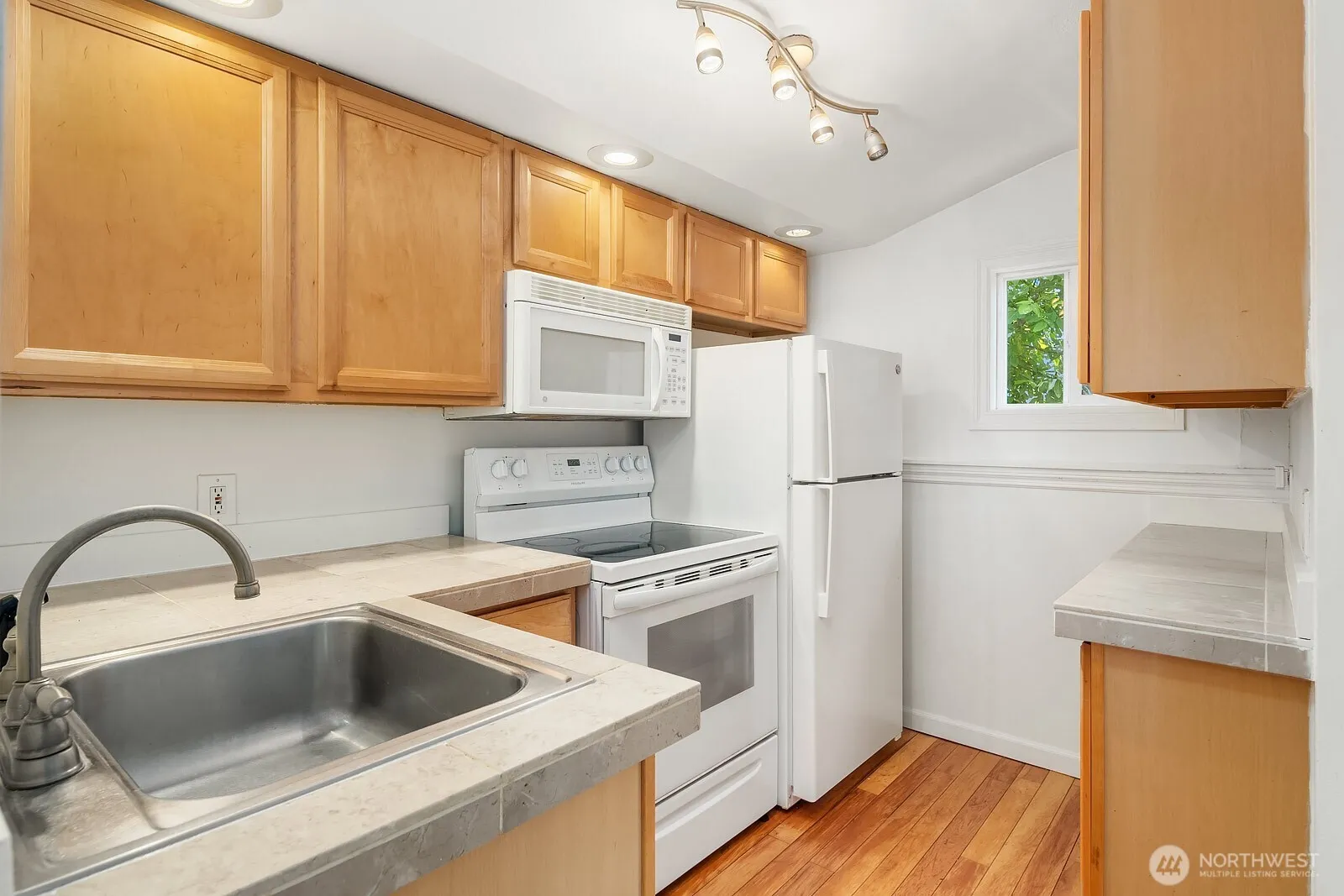 Property photo for 5444 Kirkwood Place N, Seattle photo 2