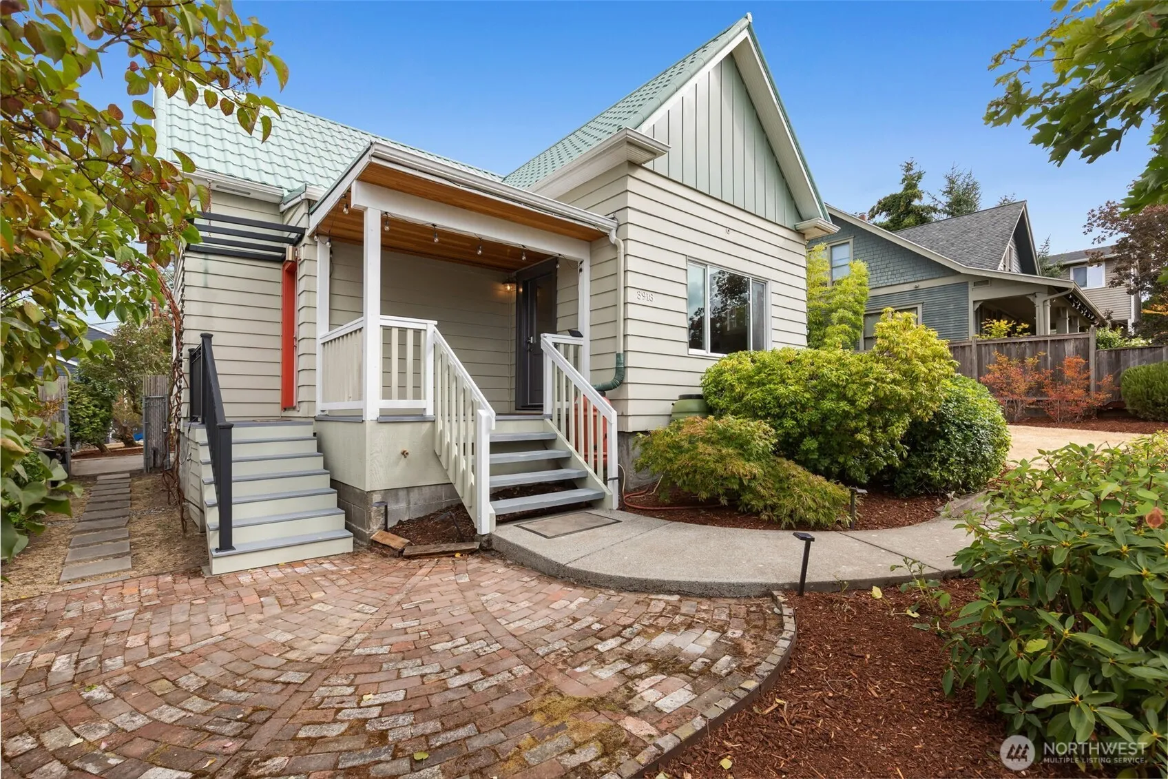 Property photo for 3918 S Edmunds Street, Seattle photo 2