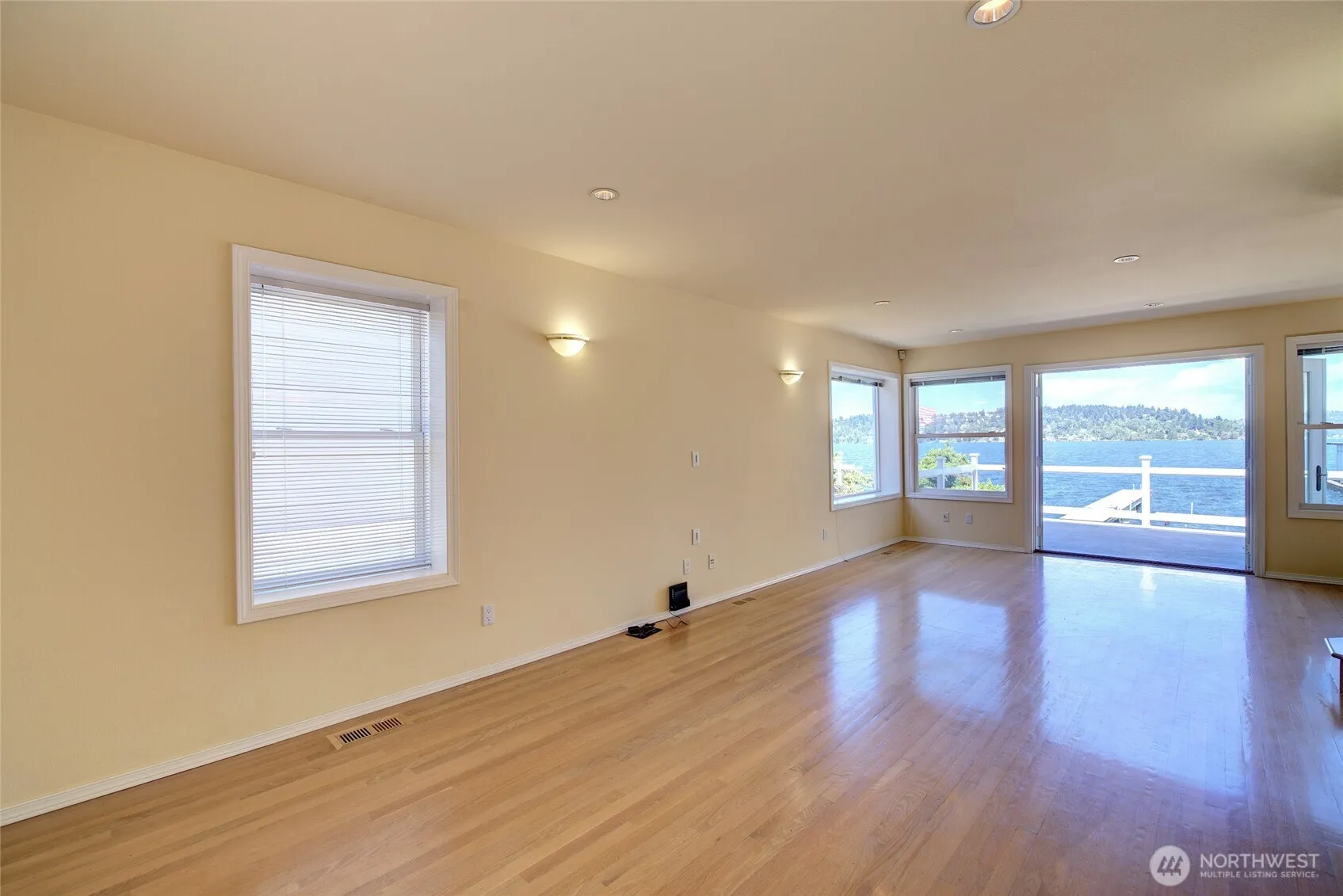 Property photo for 9942 Rainier Avenue S, Seattle photo 5
