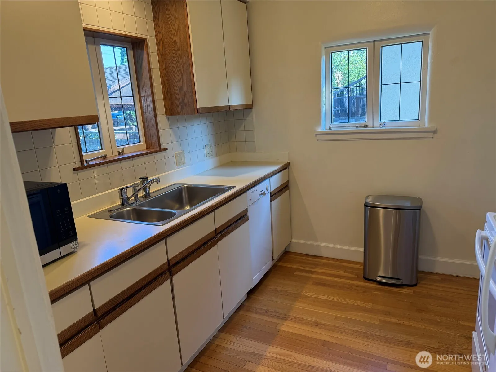 Property photo for 2014 41st Avenue E, Seattle photo 4